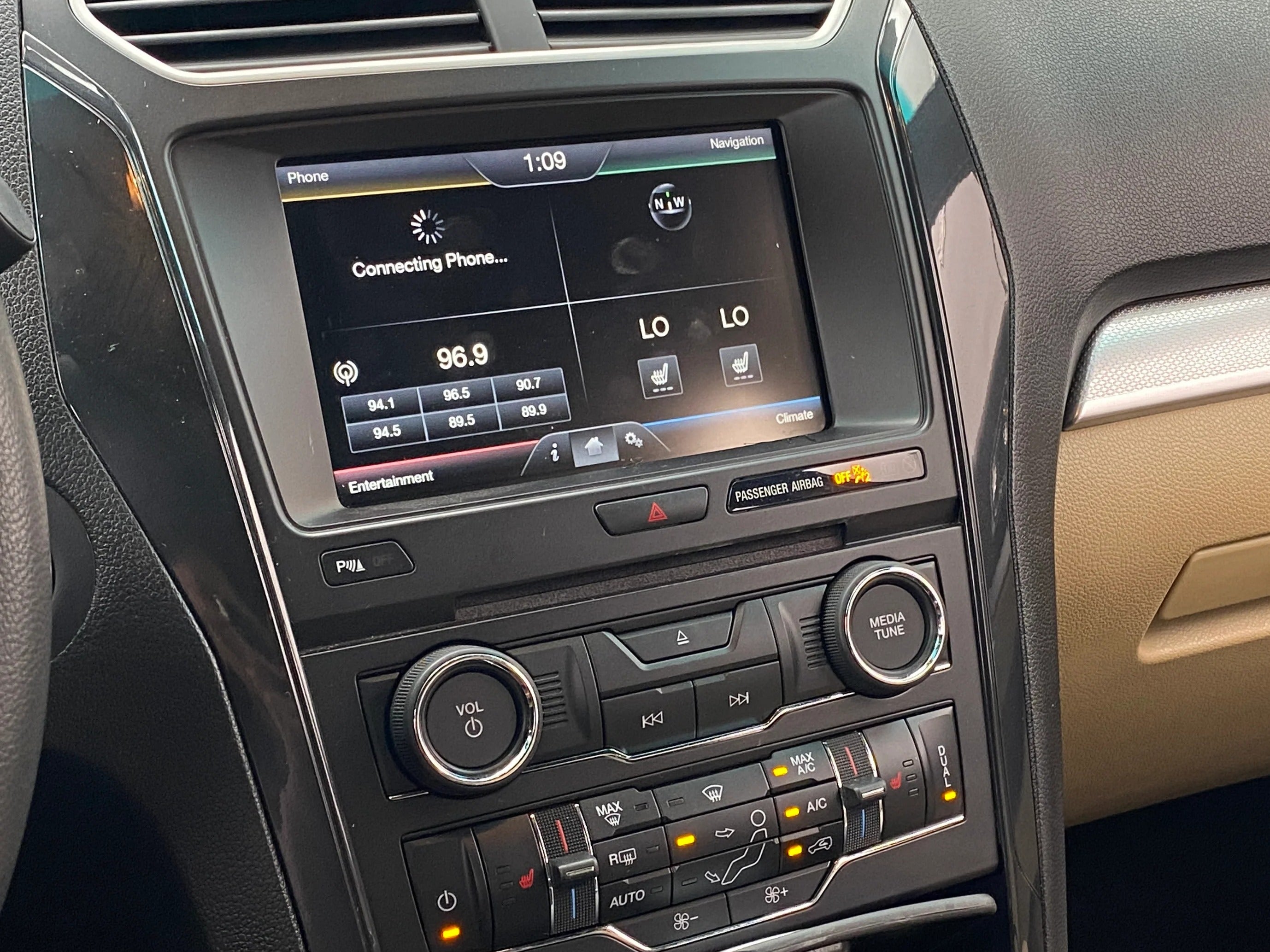 2016 Ford Explorer XLT 3