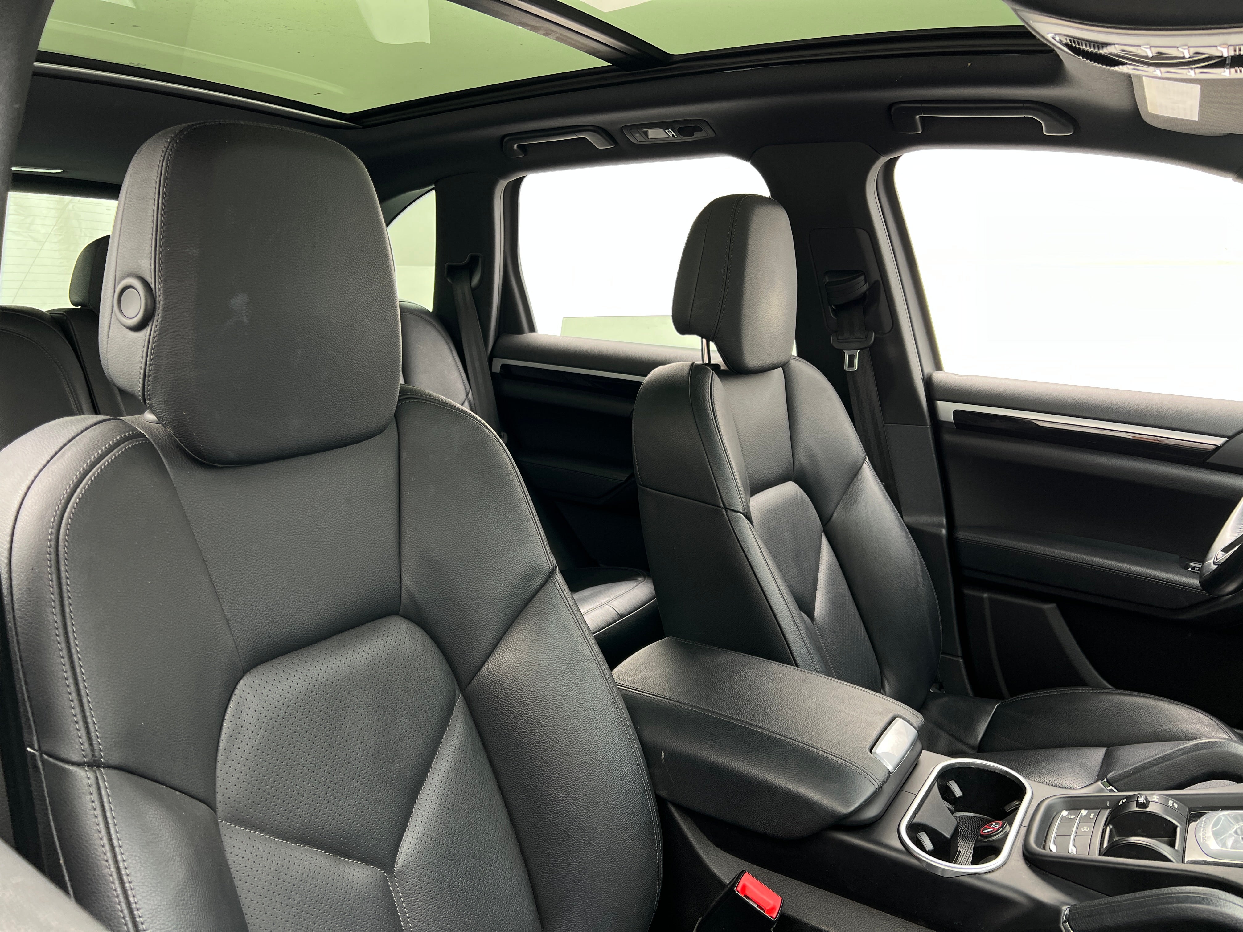2016 Porsche Cayenne Base 2