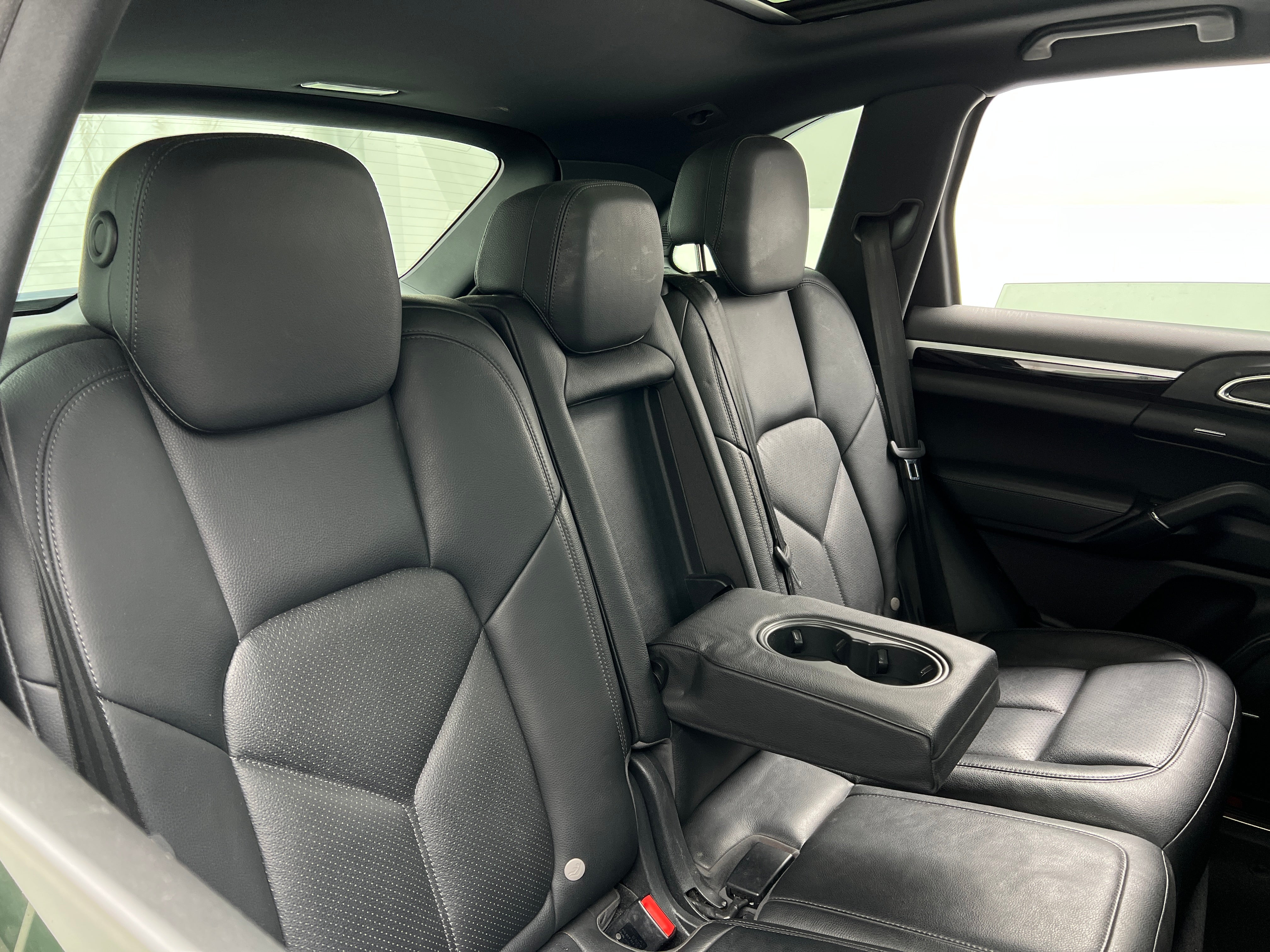 2016 Porsche Cayenne Base 6