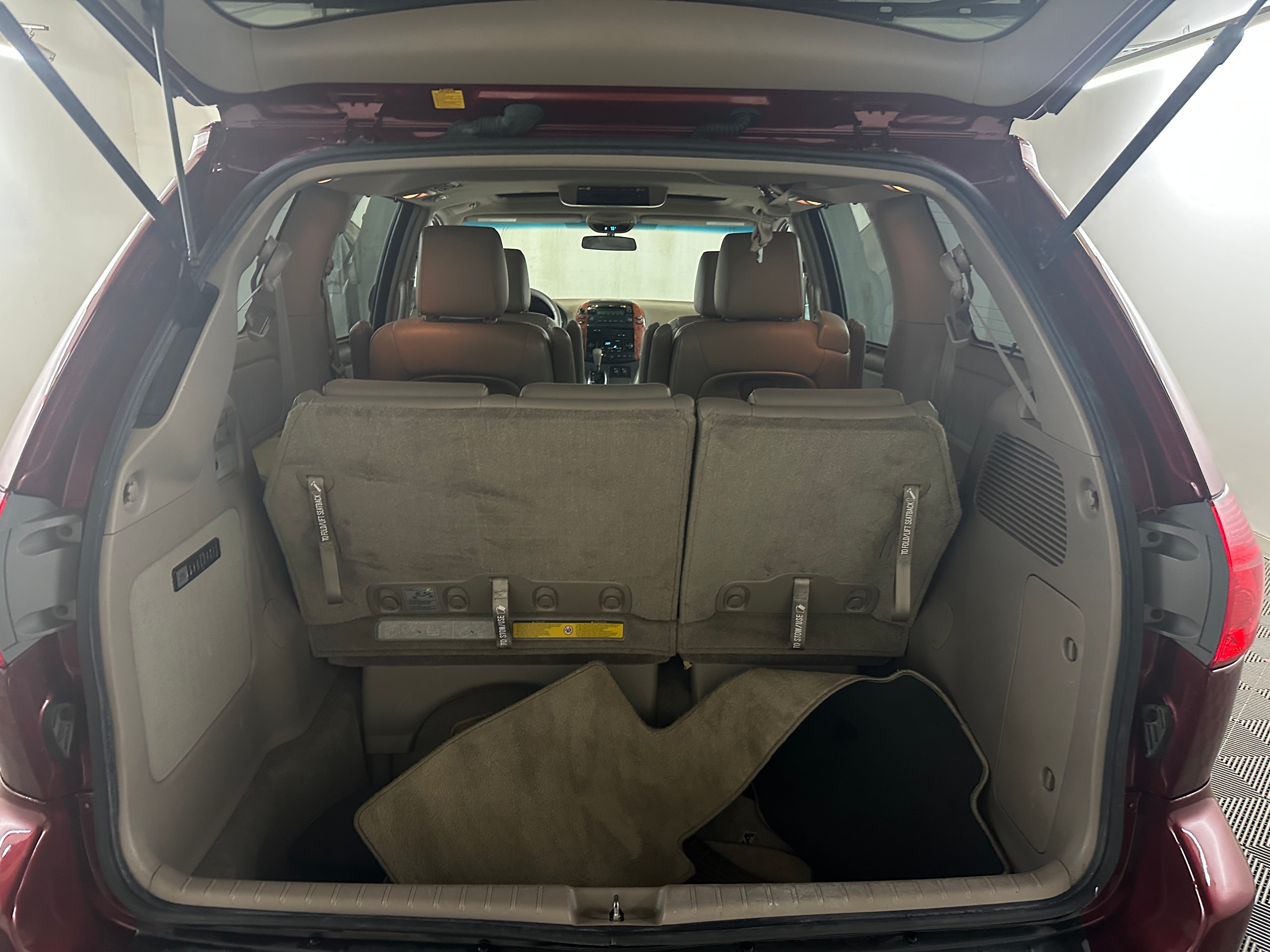 2010 Toyota Sienna XLE 7