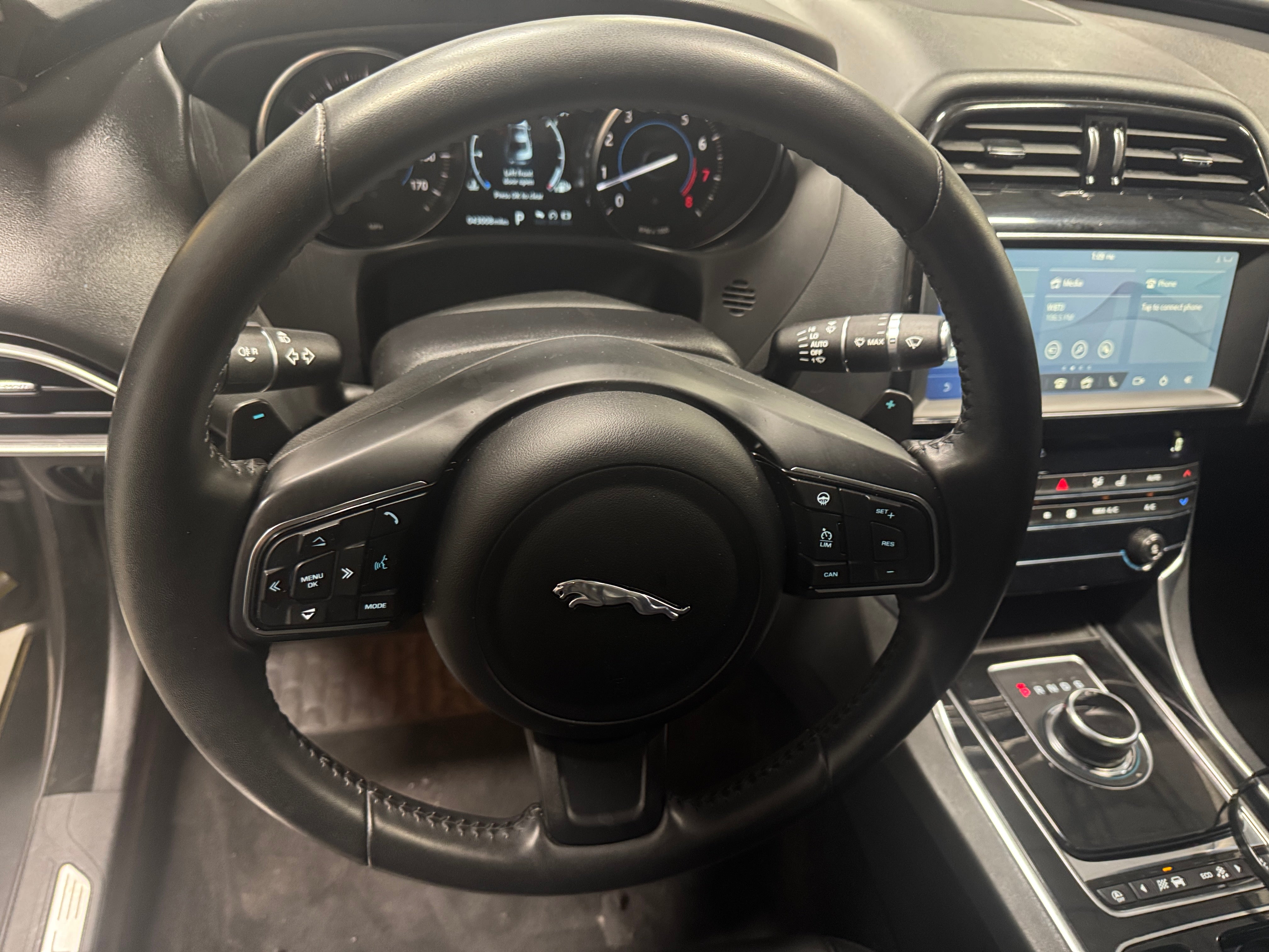 2019 Jaguar XE Premium 4