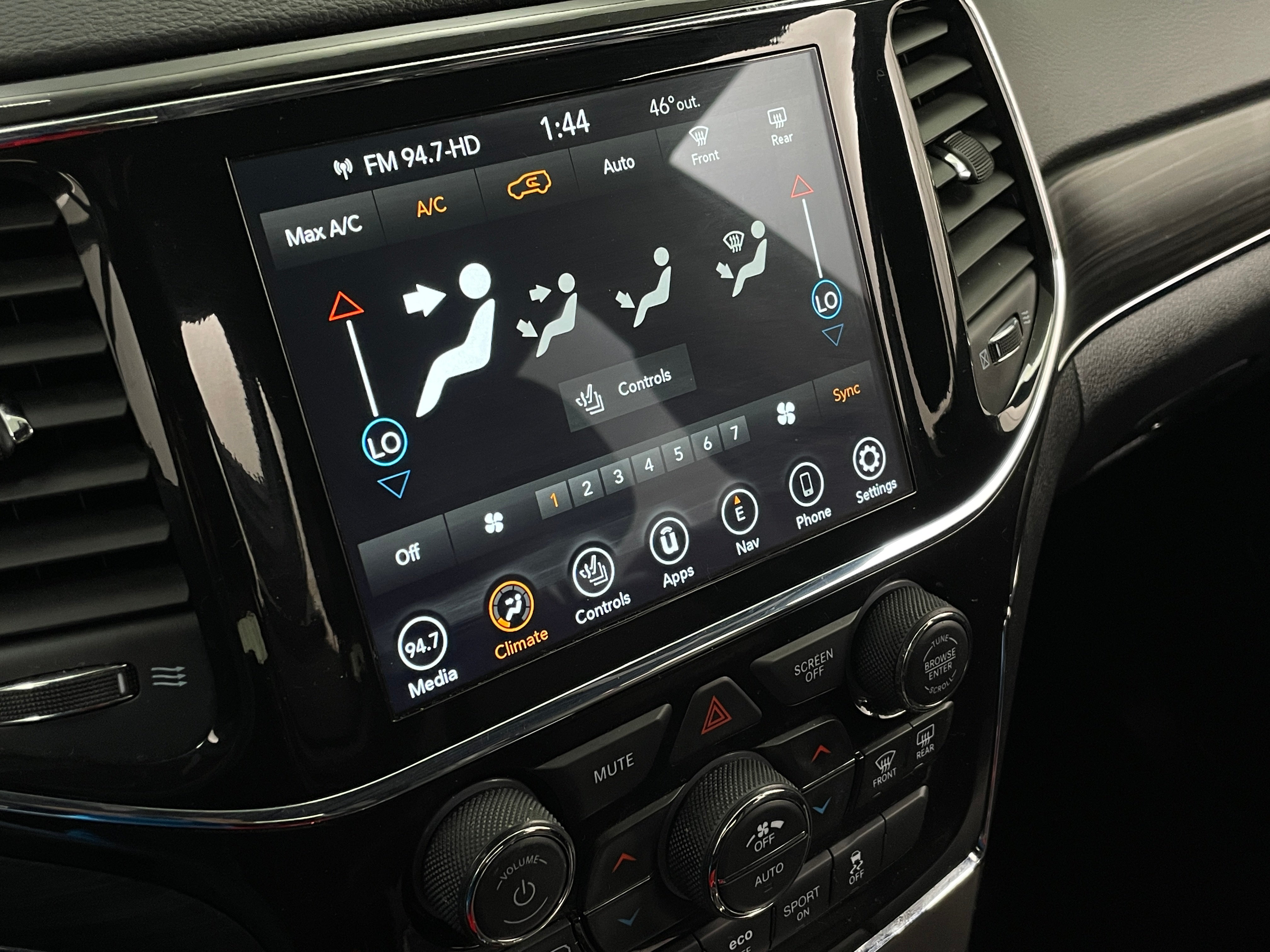 2022 Jeep Grand Cherokee Limited Edition 3