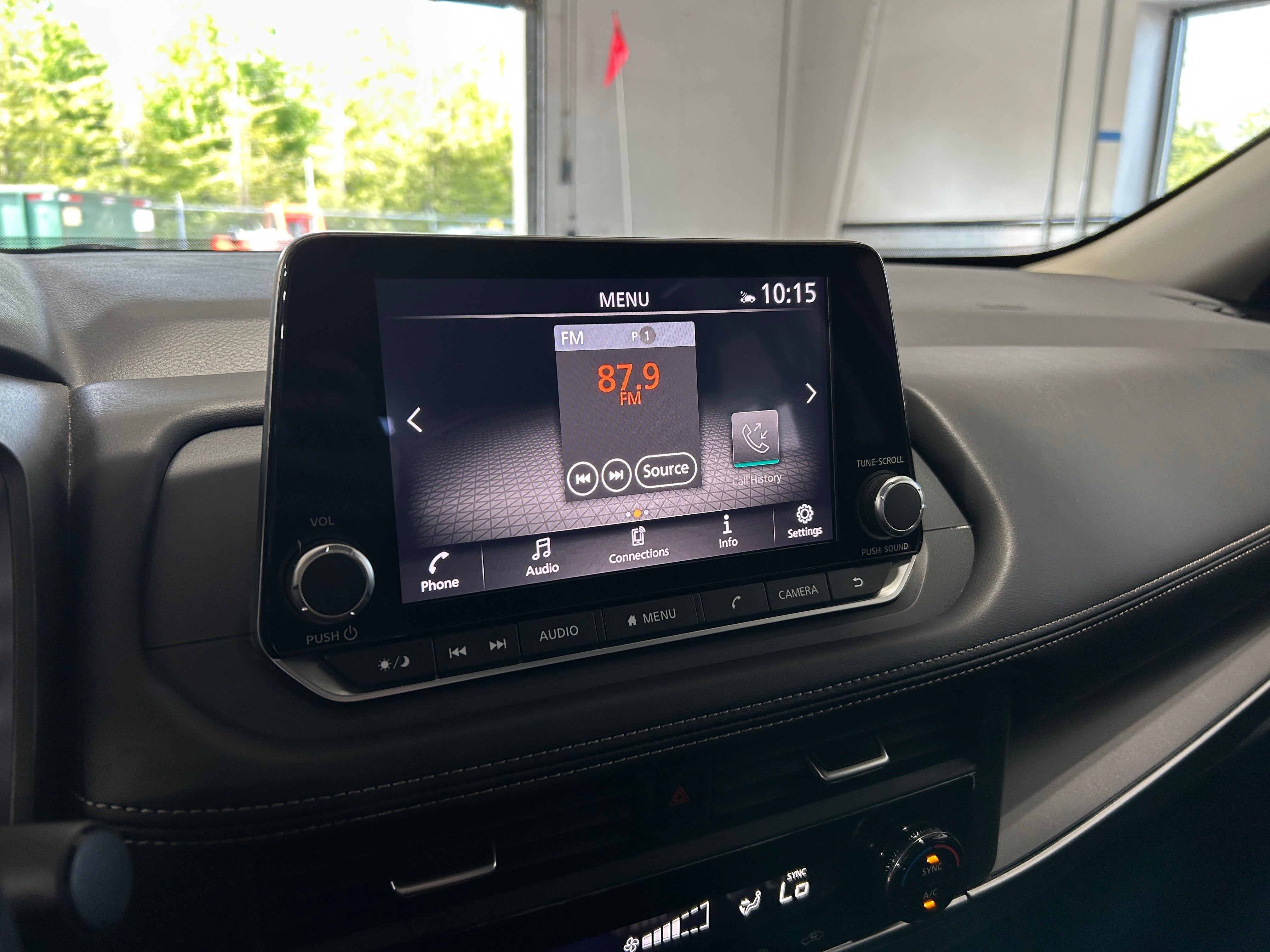 2024 Nissan Rogue SV 4