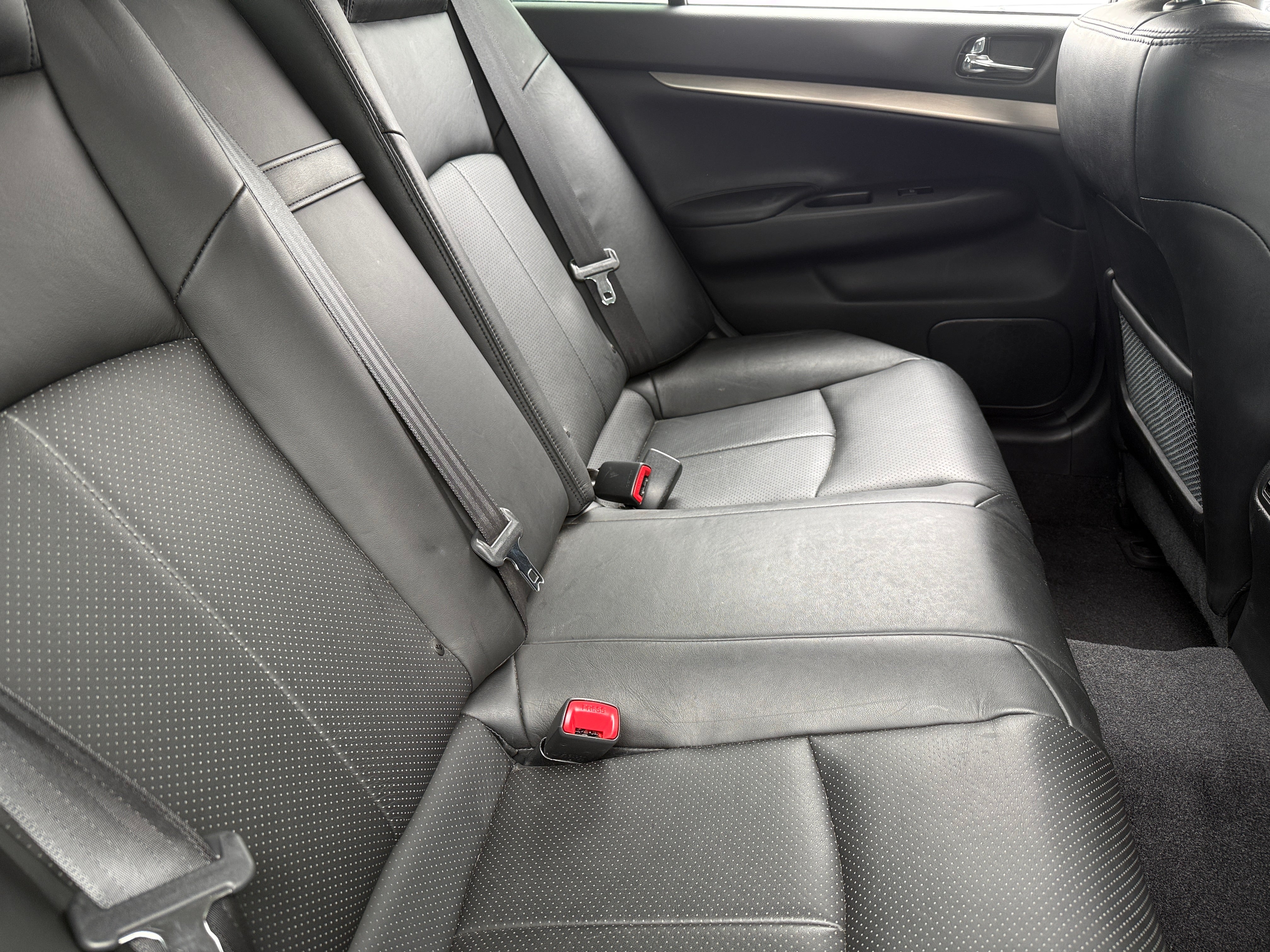 2010 INFINITI G37 X 5