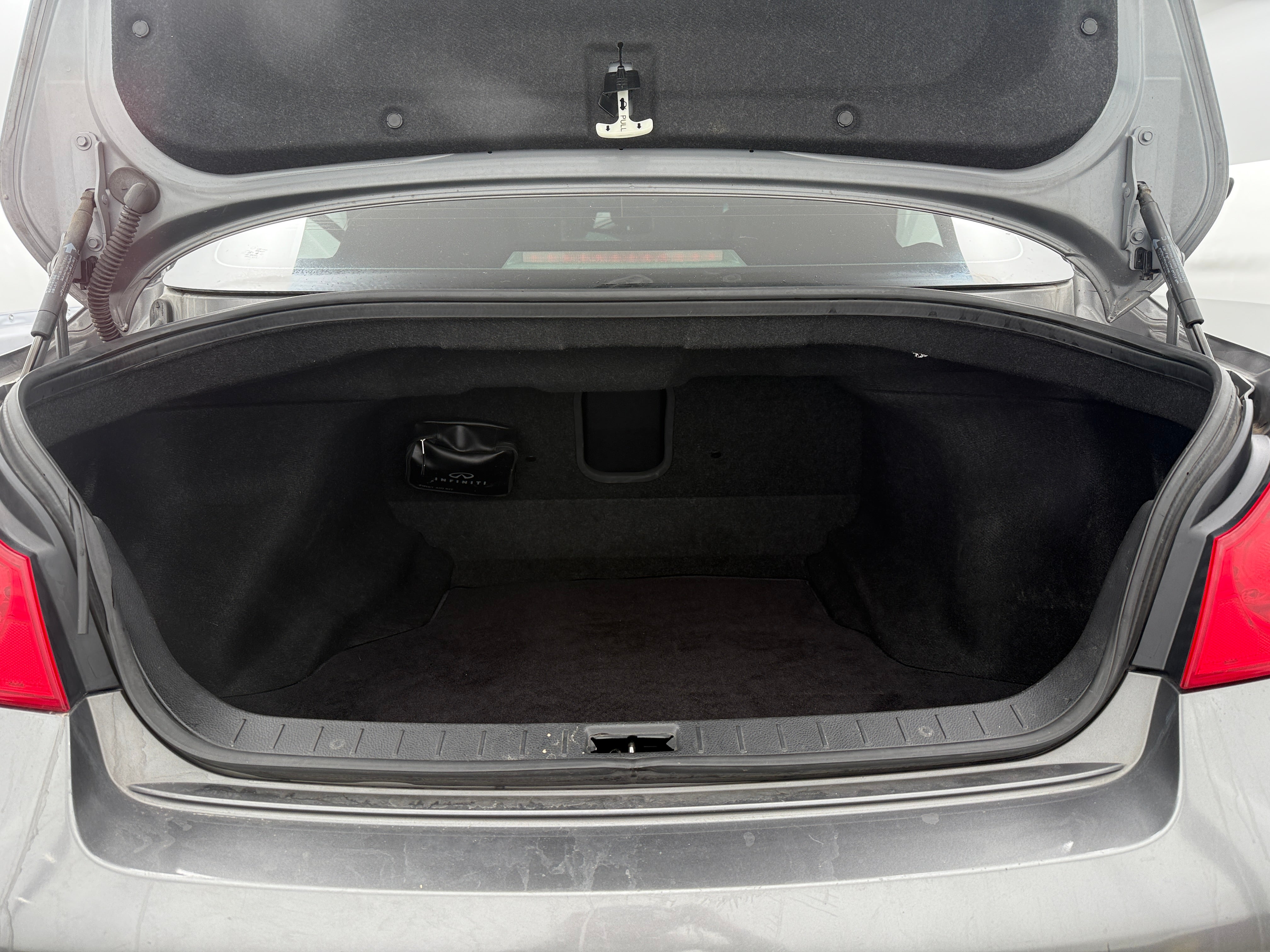 2010 INFINITI G37 X 6