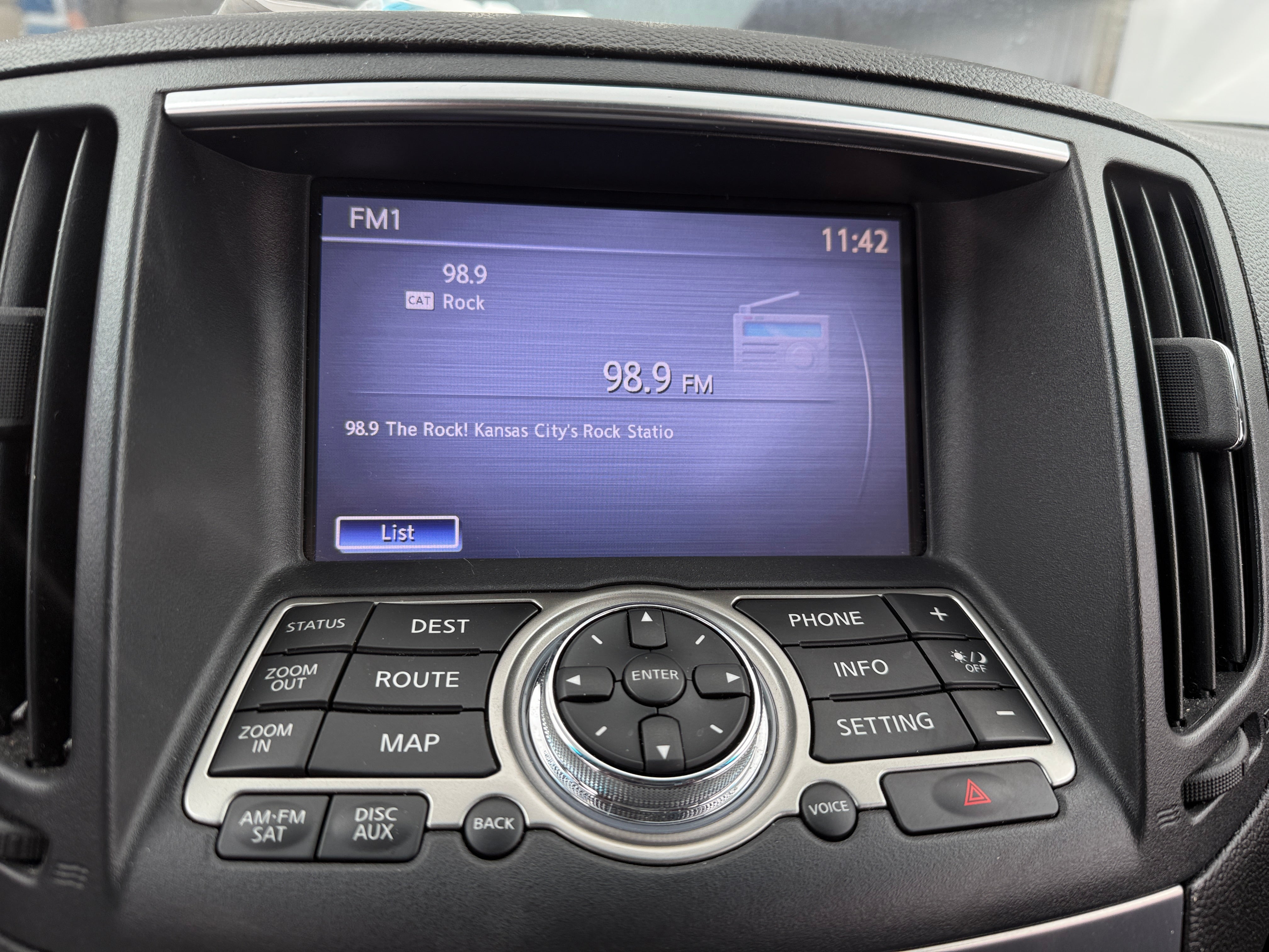 2010 INFINITI G37 X 3