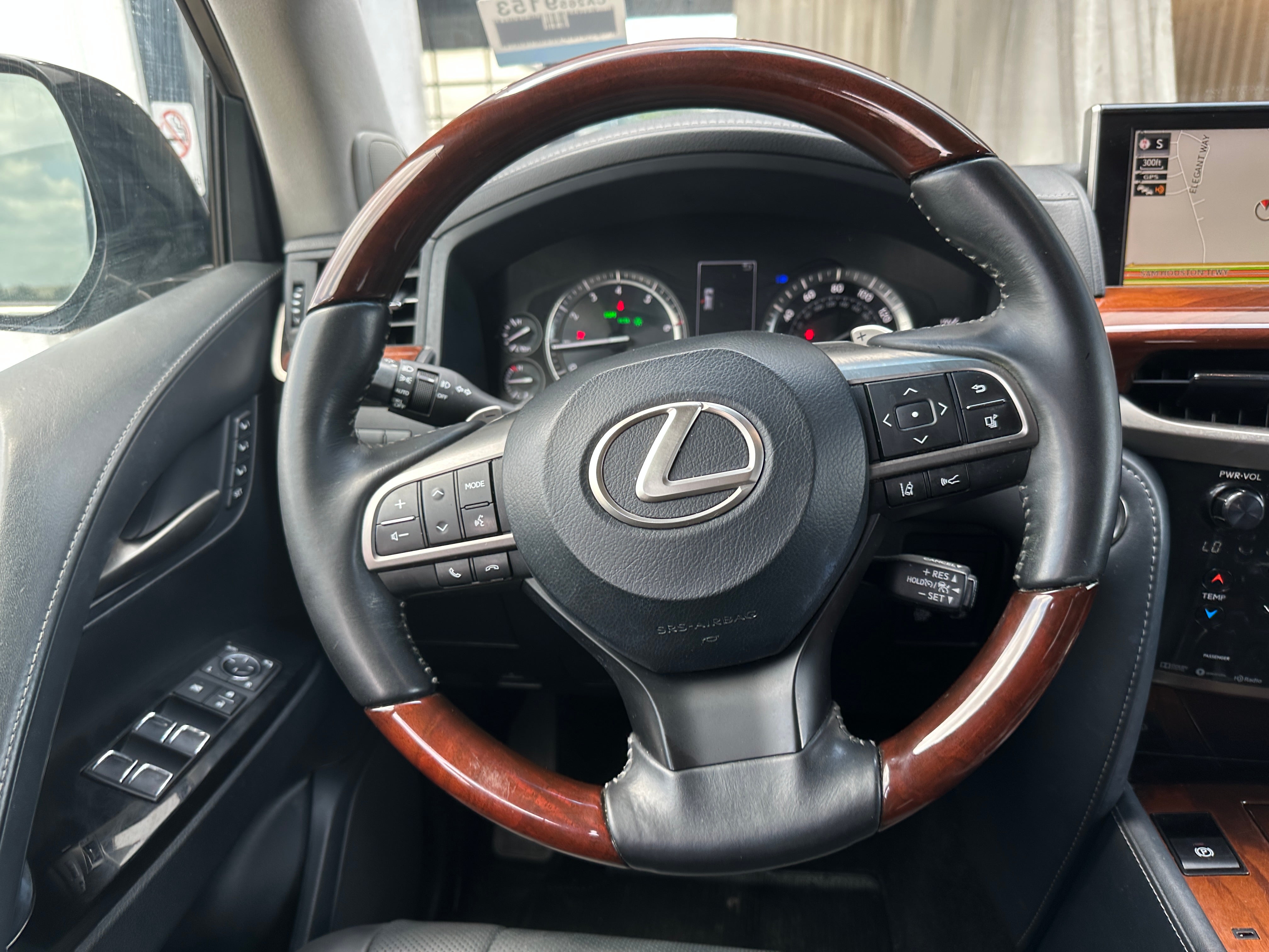 2019 Lexus LX 570 4