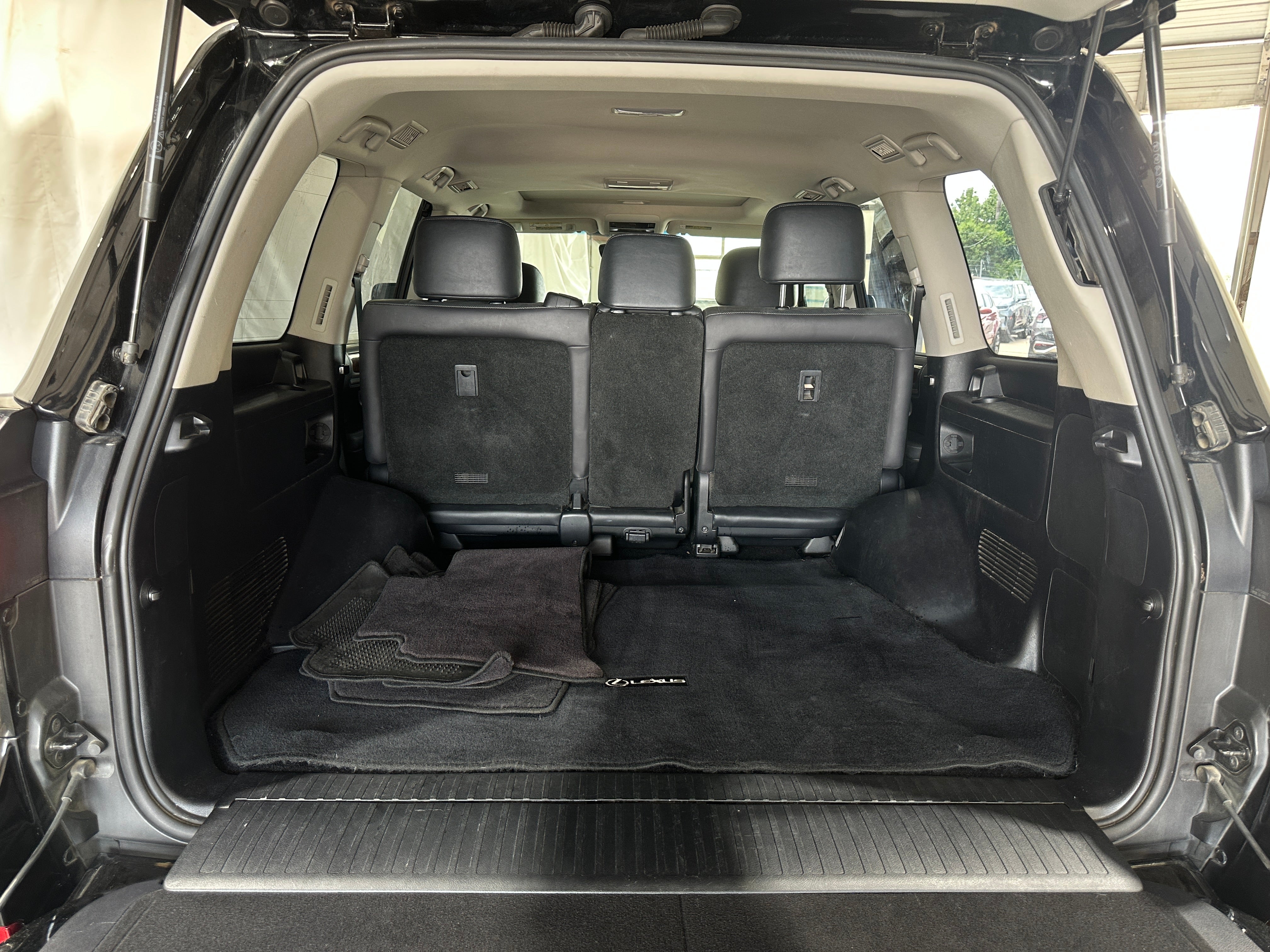 2019 Lexus LX 570 6