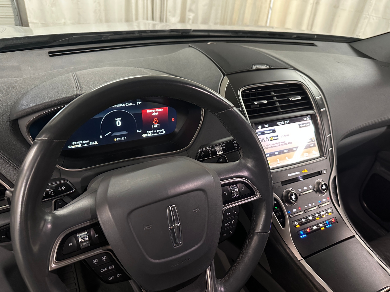 Thumbnail: 2019 Lincoln Nautilus - 3