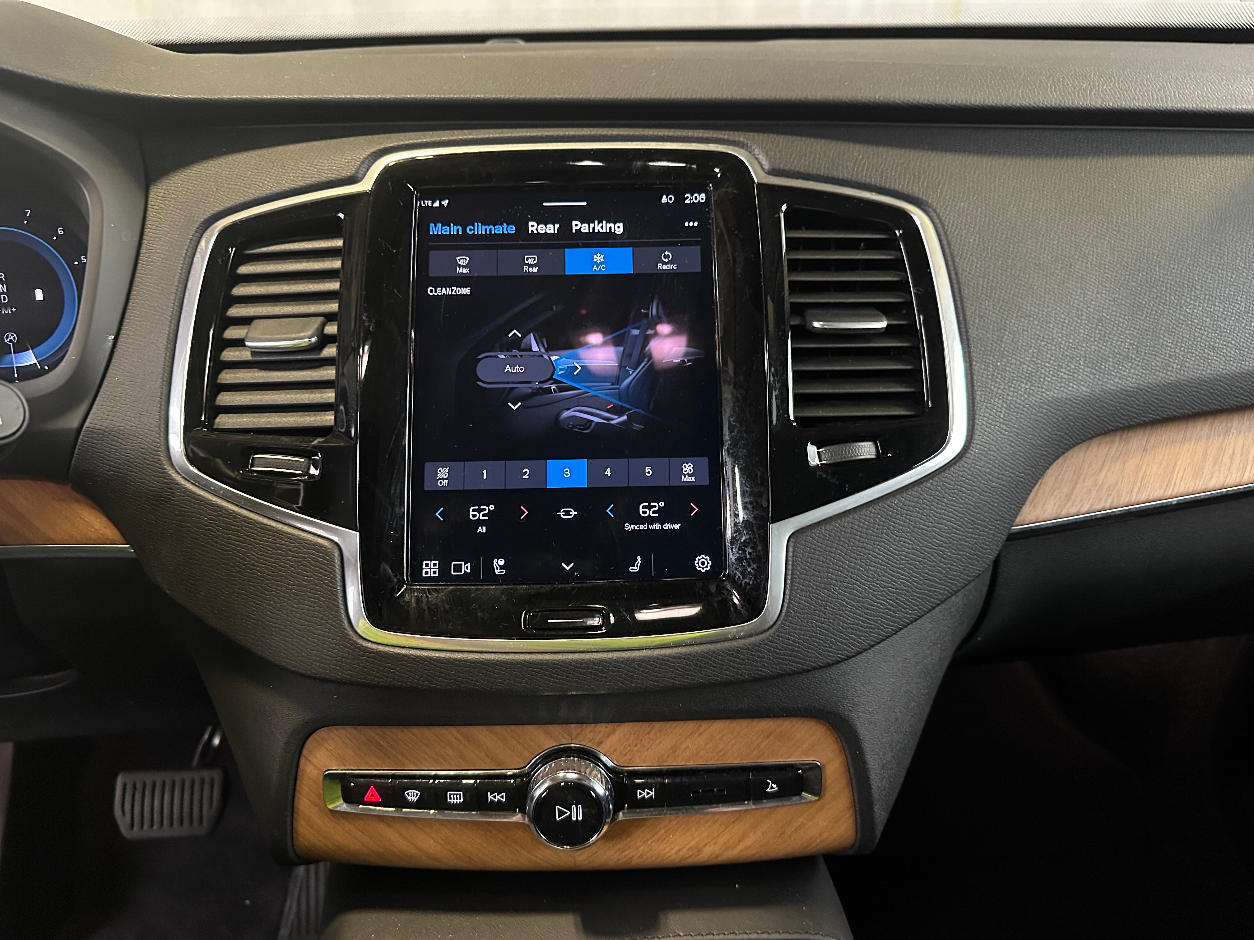 2023 Volvo XC90 B6 Plus 3