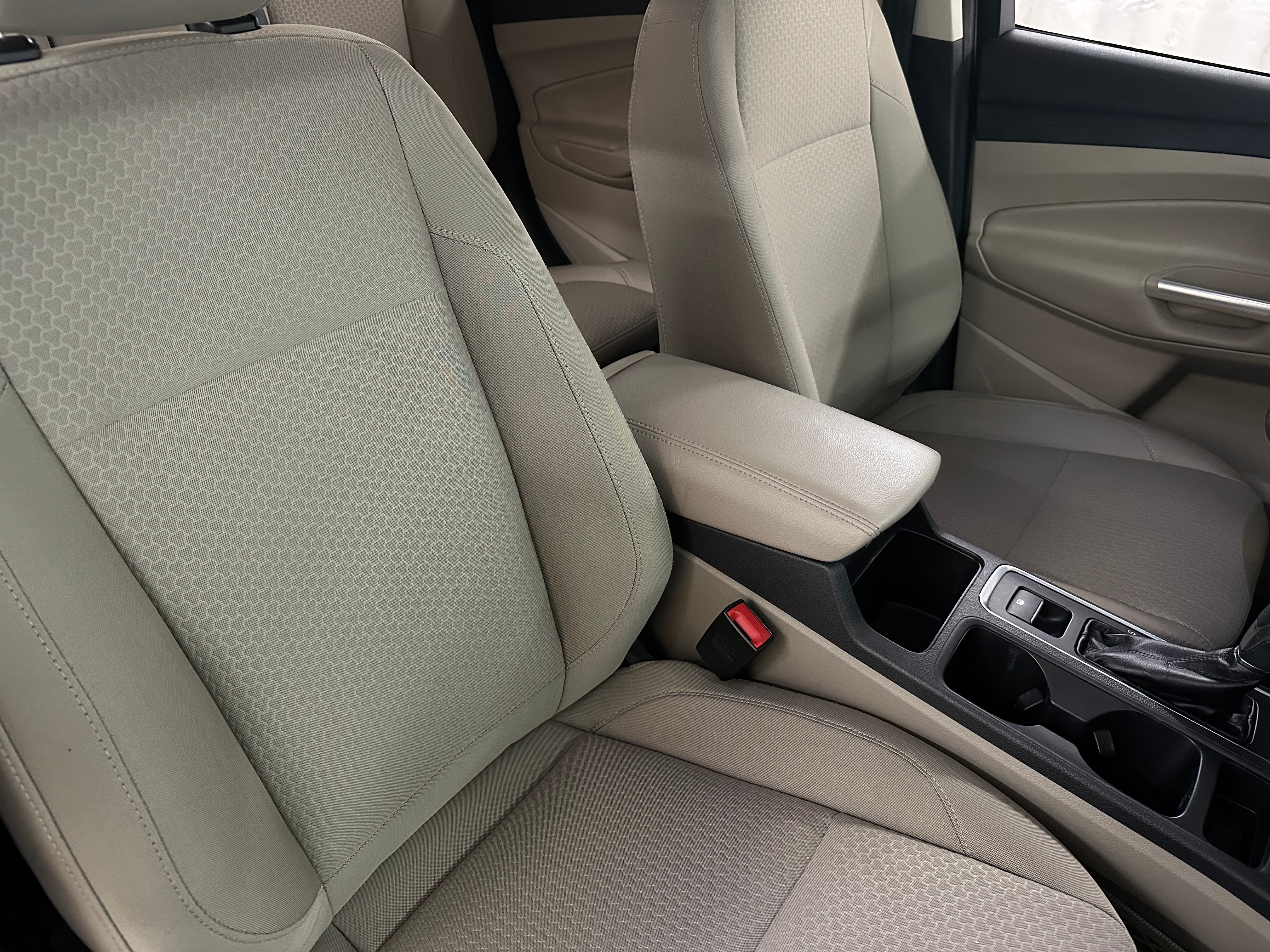 2019 Ford Escape SE 2