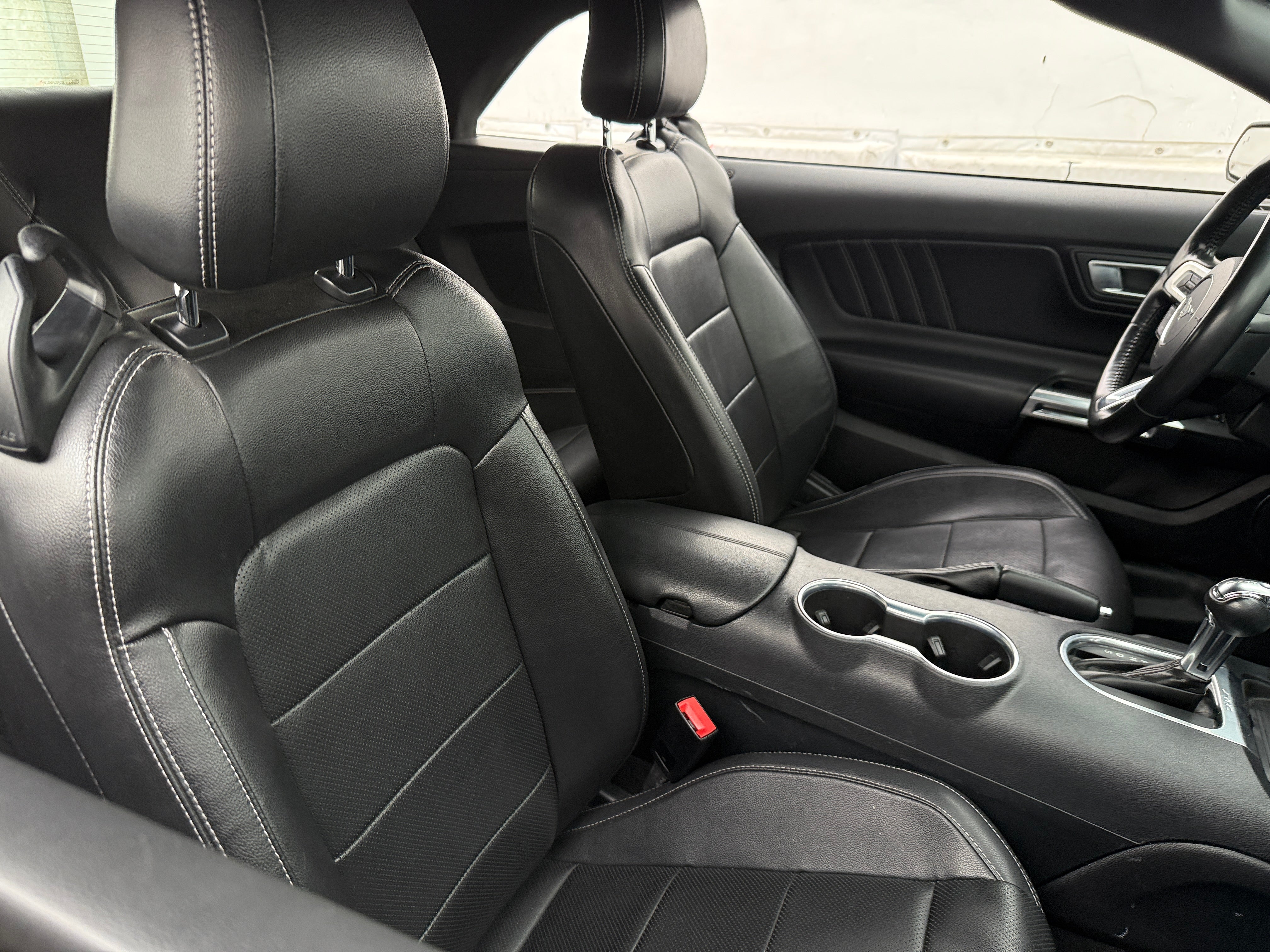 2022 Ford Mustang  2