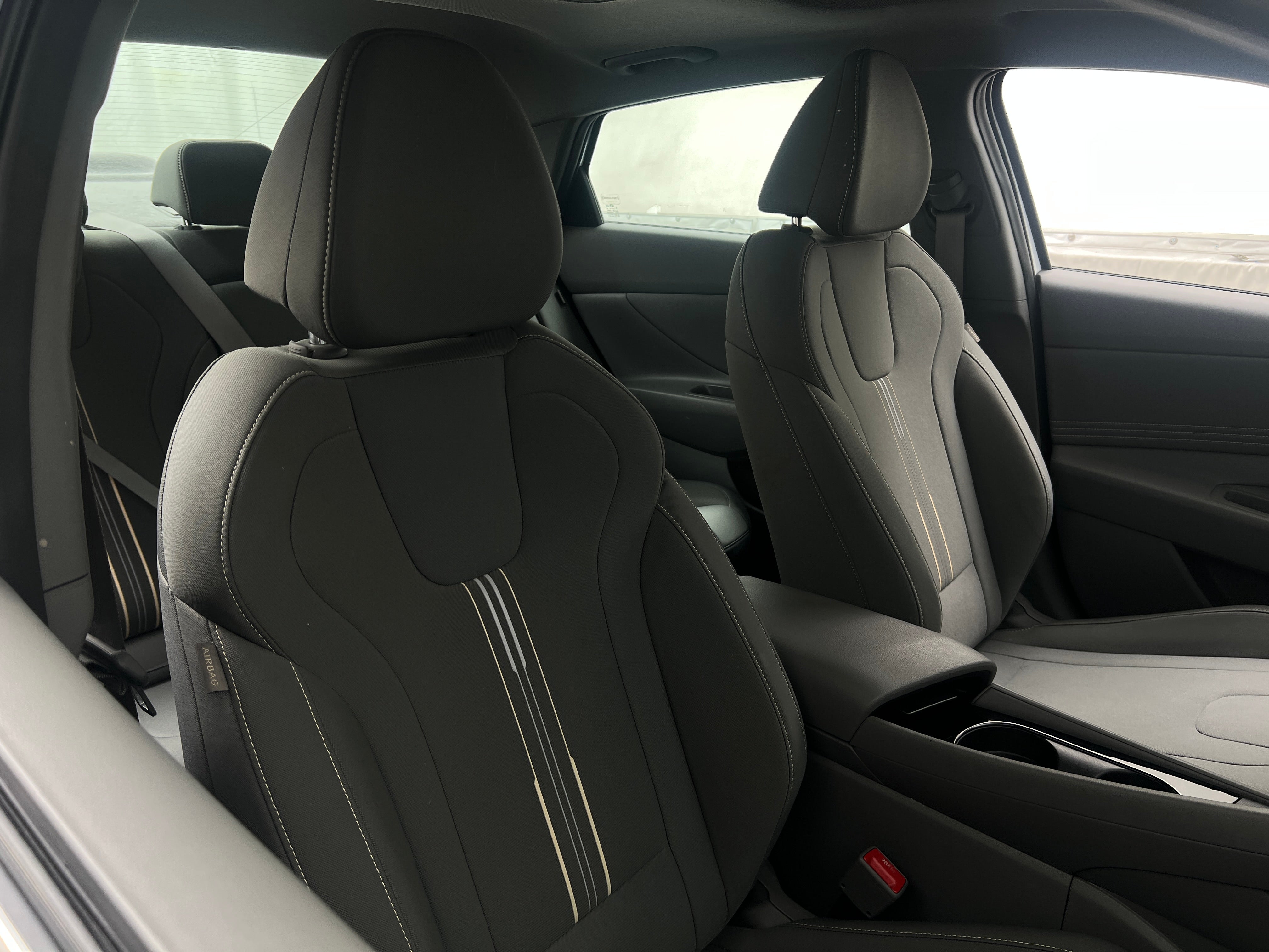 2025 Hyundai Elantra SEL 2