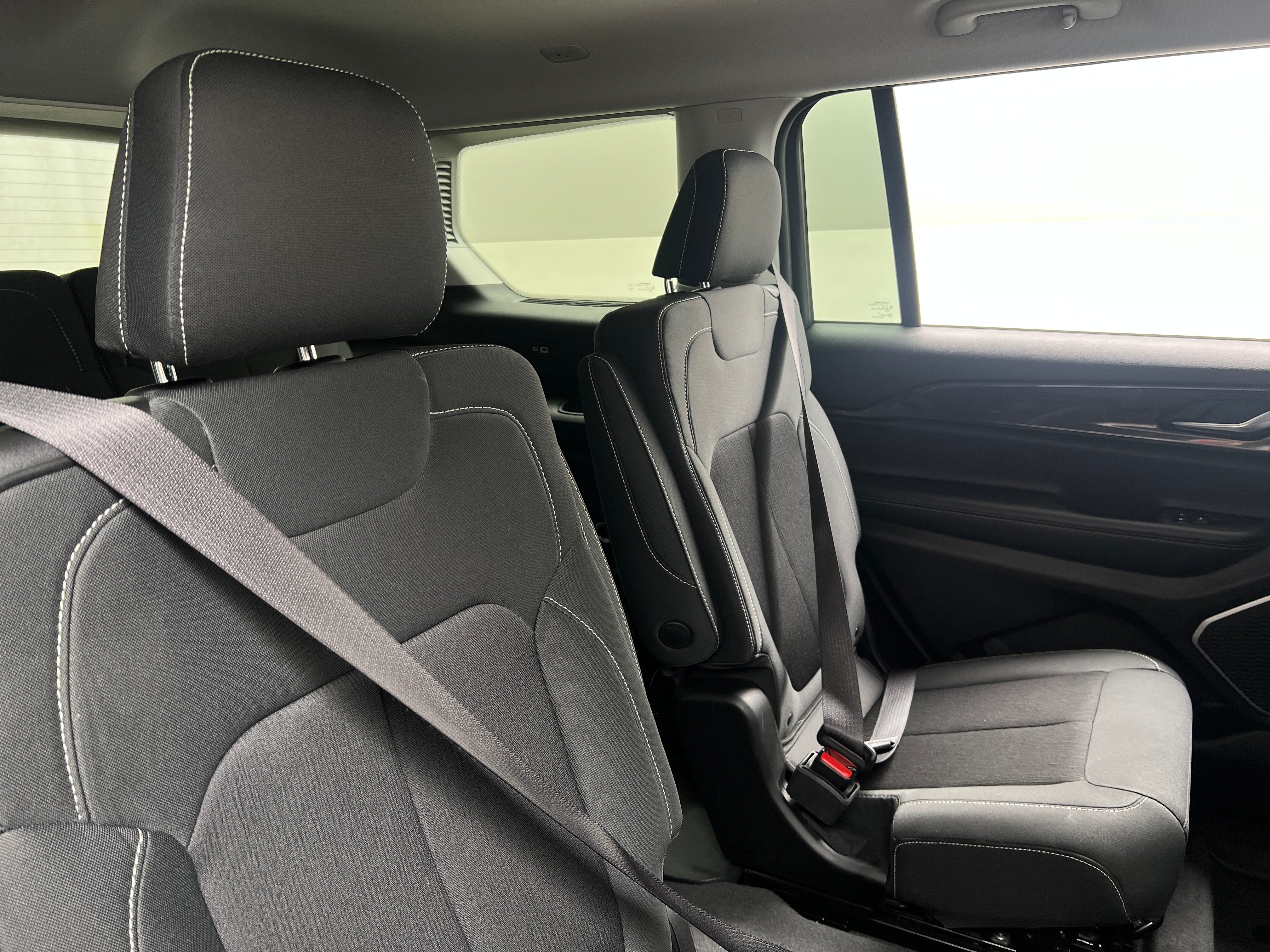 2022 Jeep Grand Cherokee L Laredo 6