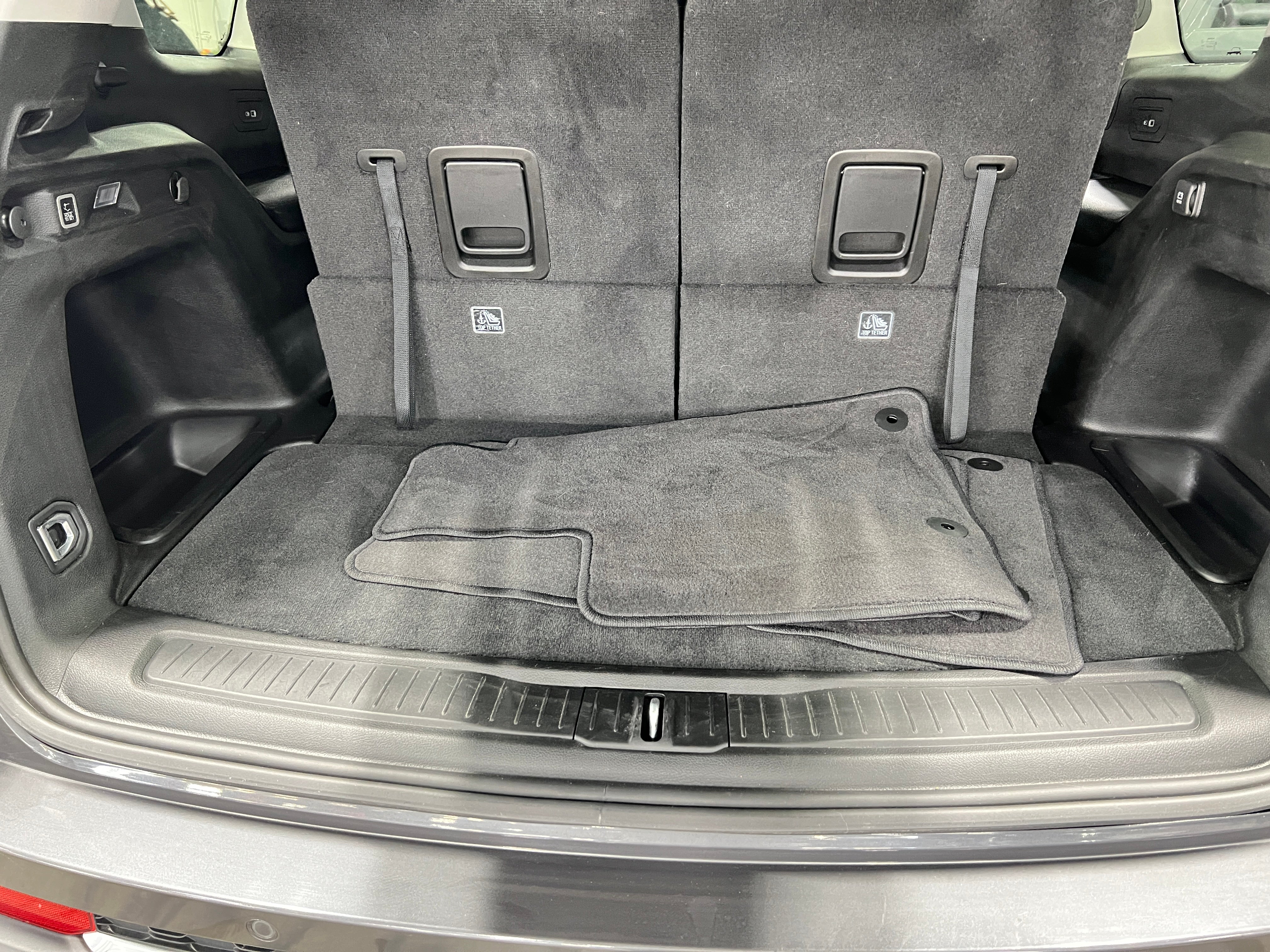 2022 Jeep Grand Cherokee L Laredo 7