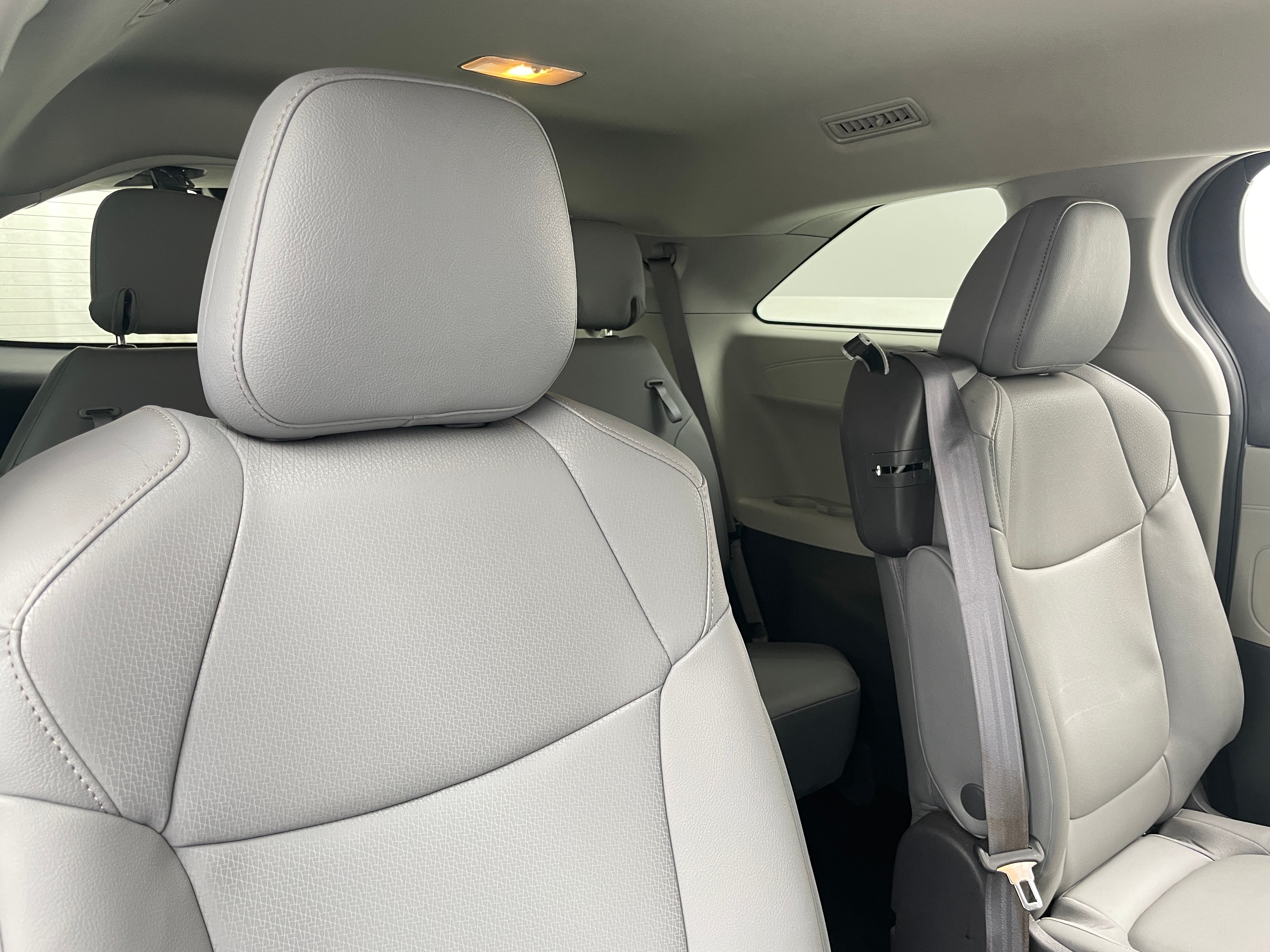 2021 Toyota Sienna XLE 5