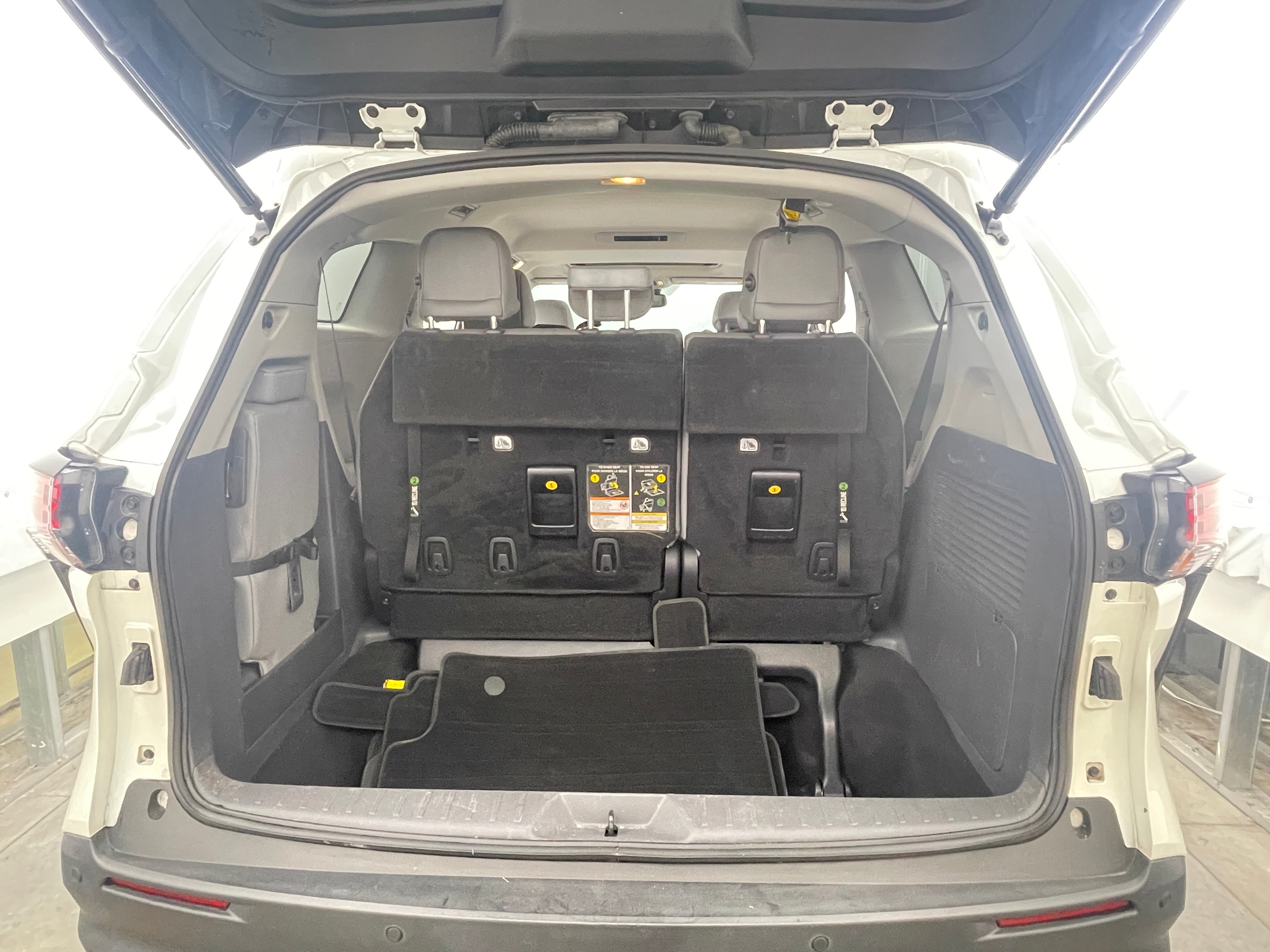 2021 Toyota Sienna XLE 6