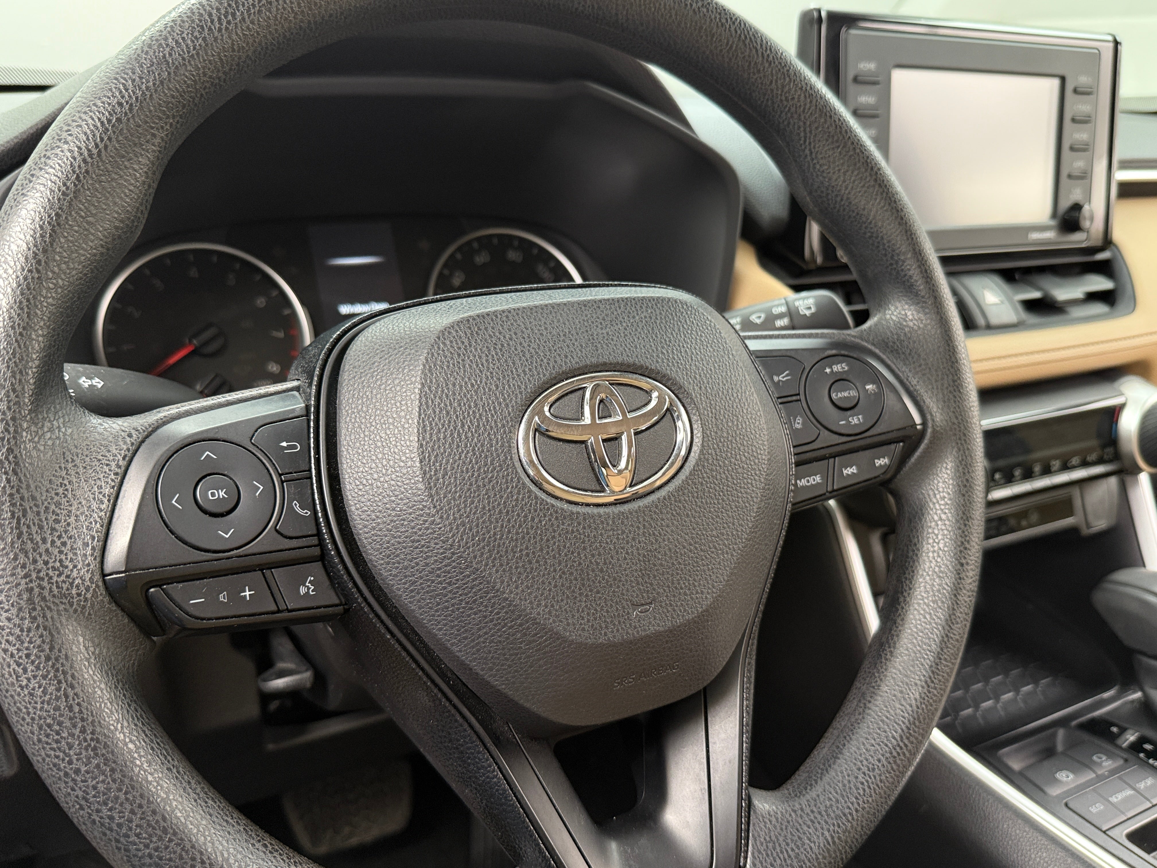 2021 Toyota RAV4 LE 5