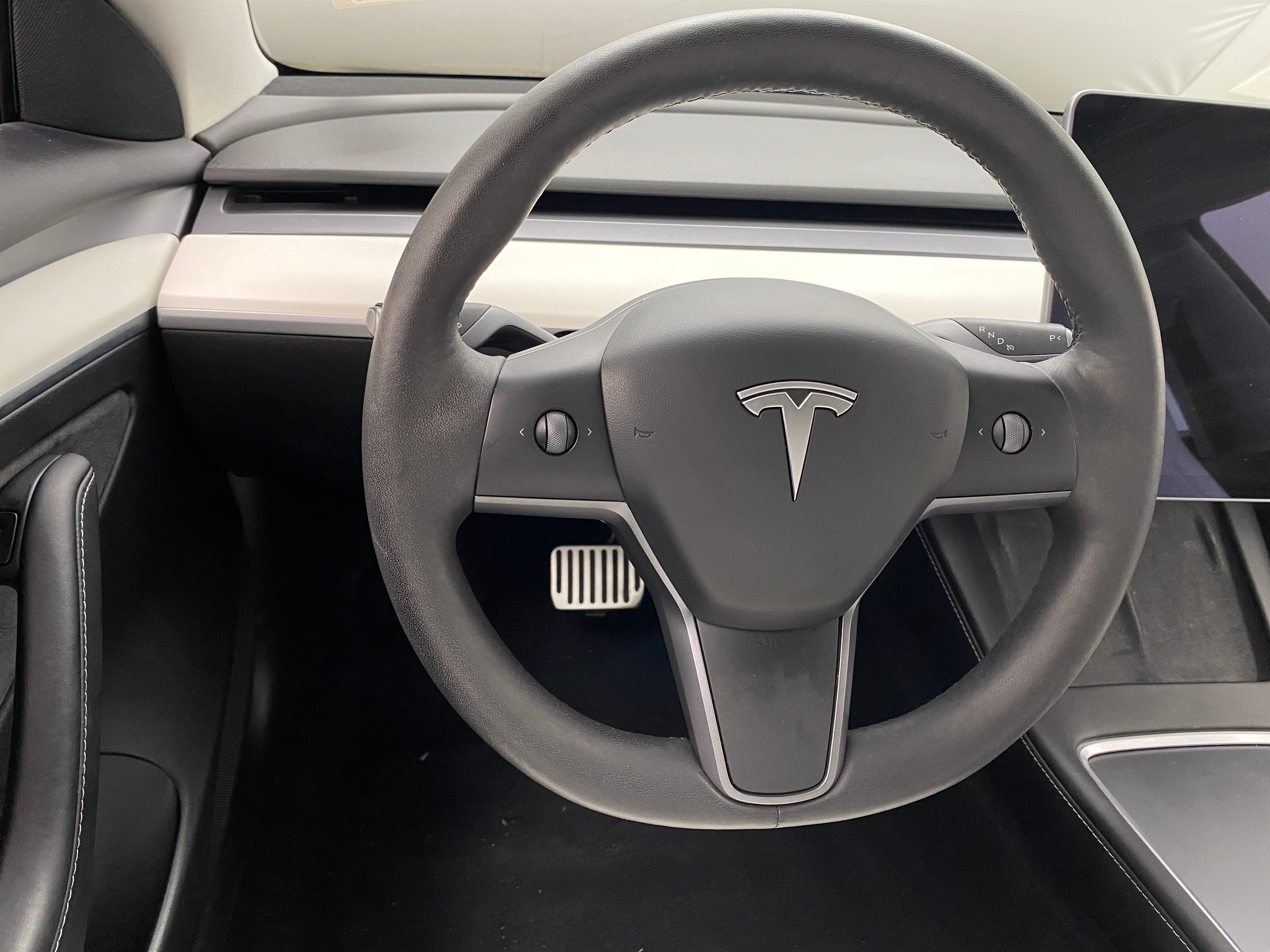 2022 Tesla Model 3 Standard Range 4