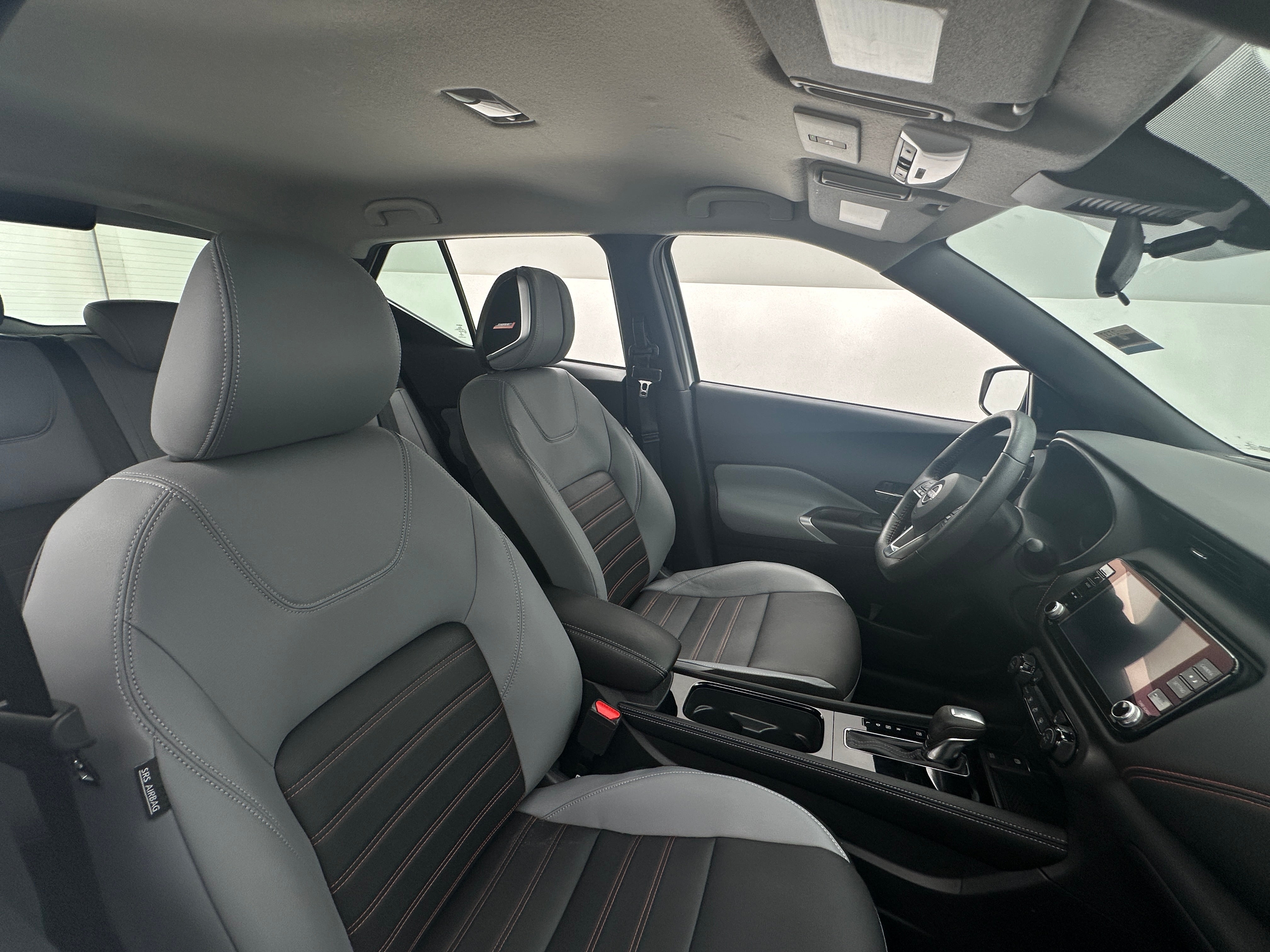 2023 Nissan Kicks SR 2