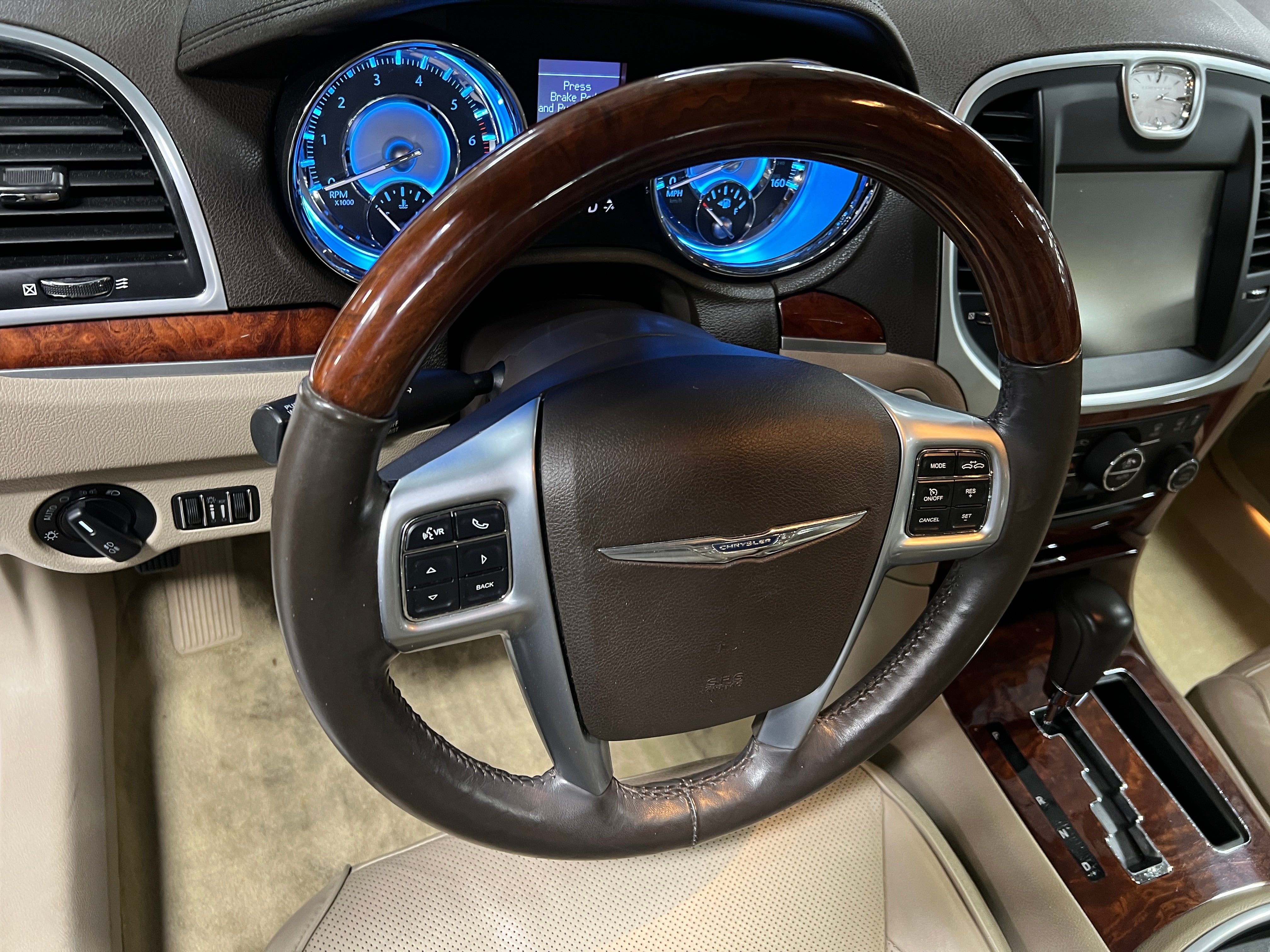 2011 Chrysler 300 C 4