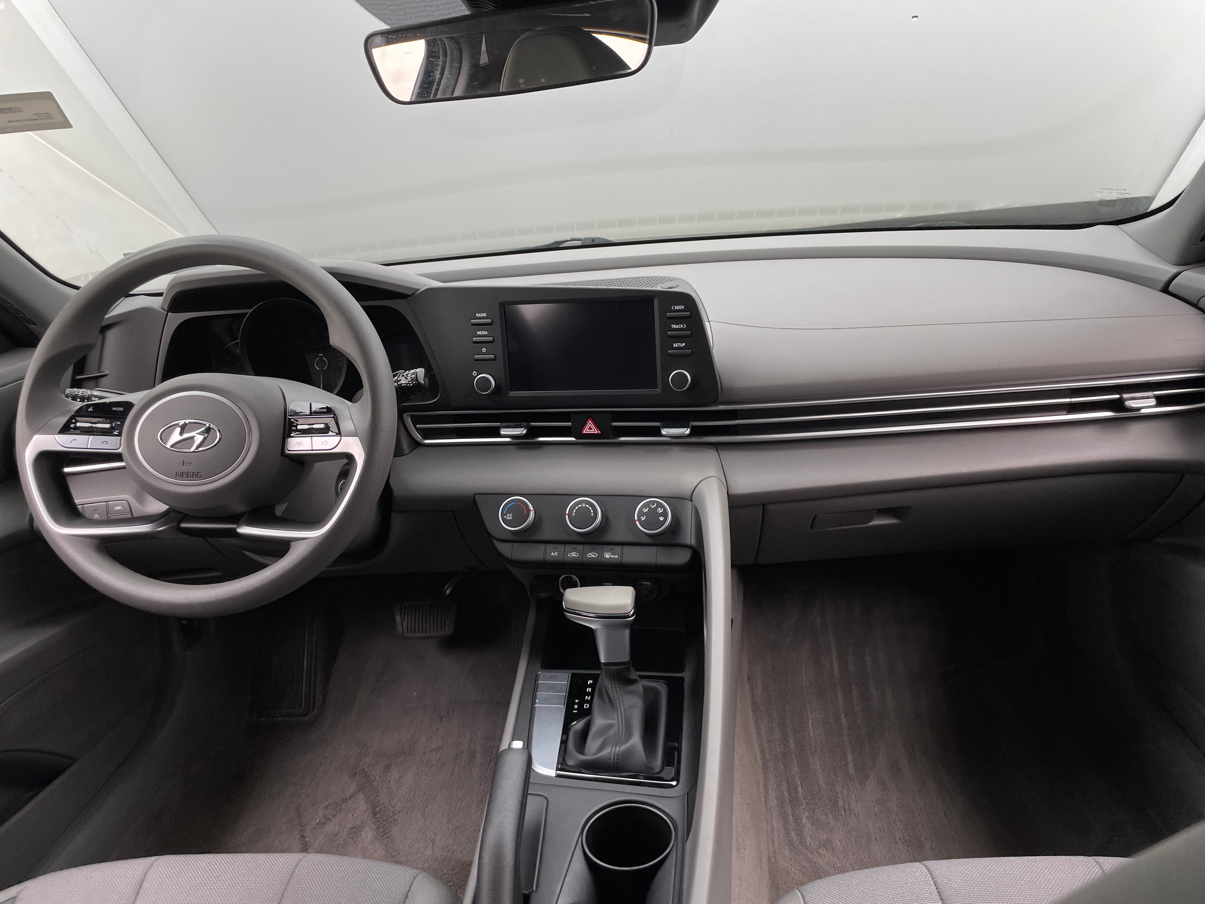 2023 Hyundai Elantra SE 3