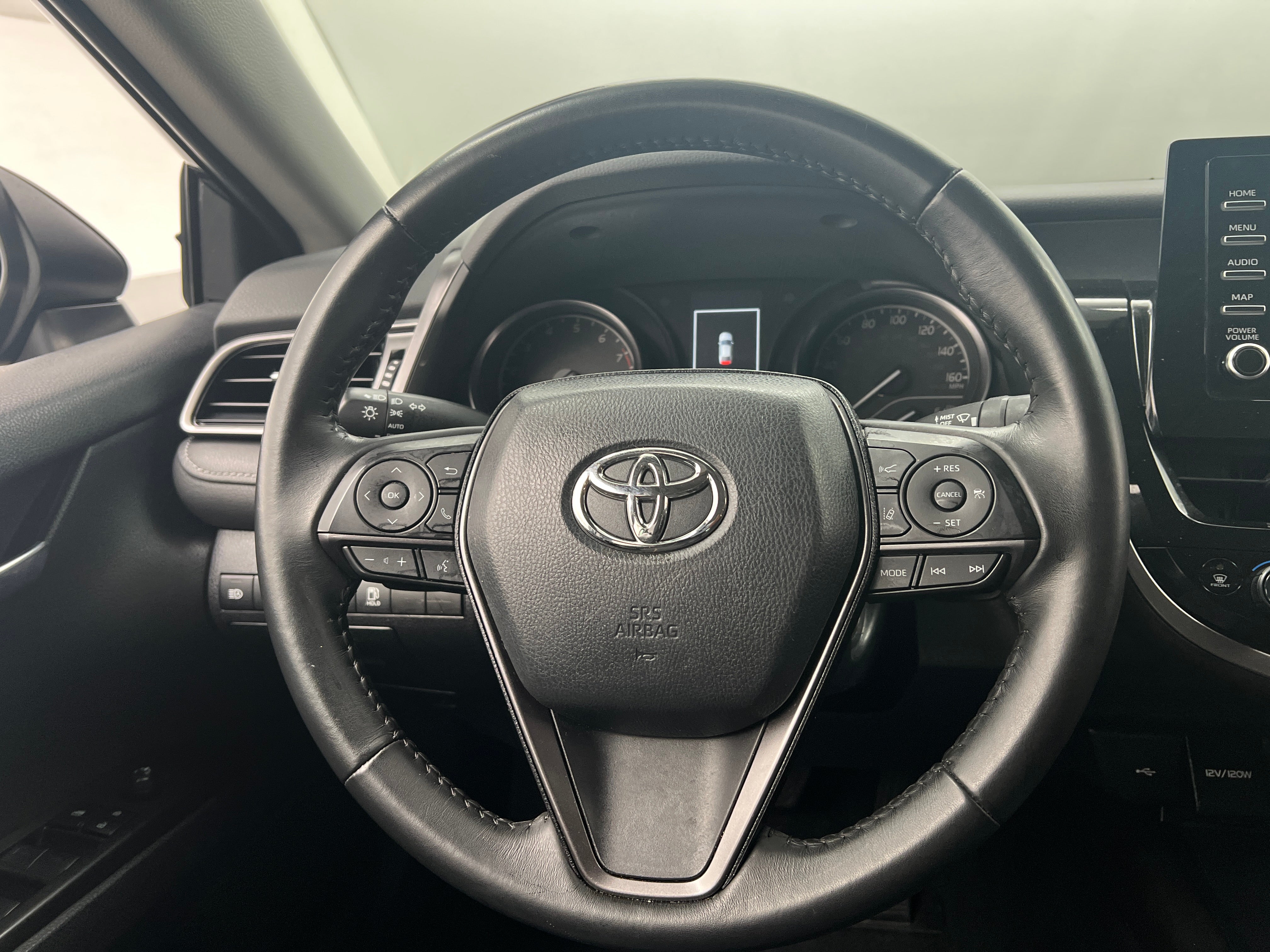 2023 Toyota Camry SE 4