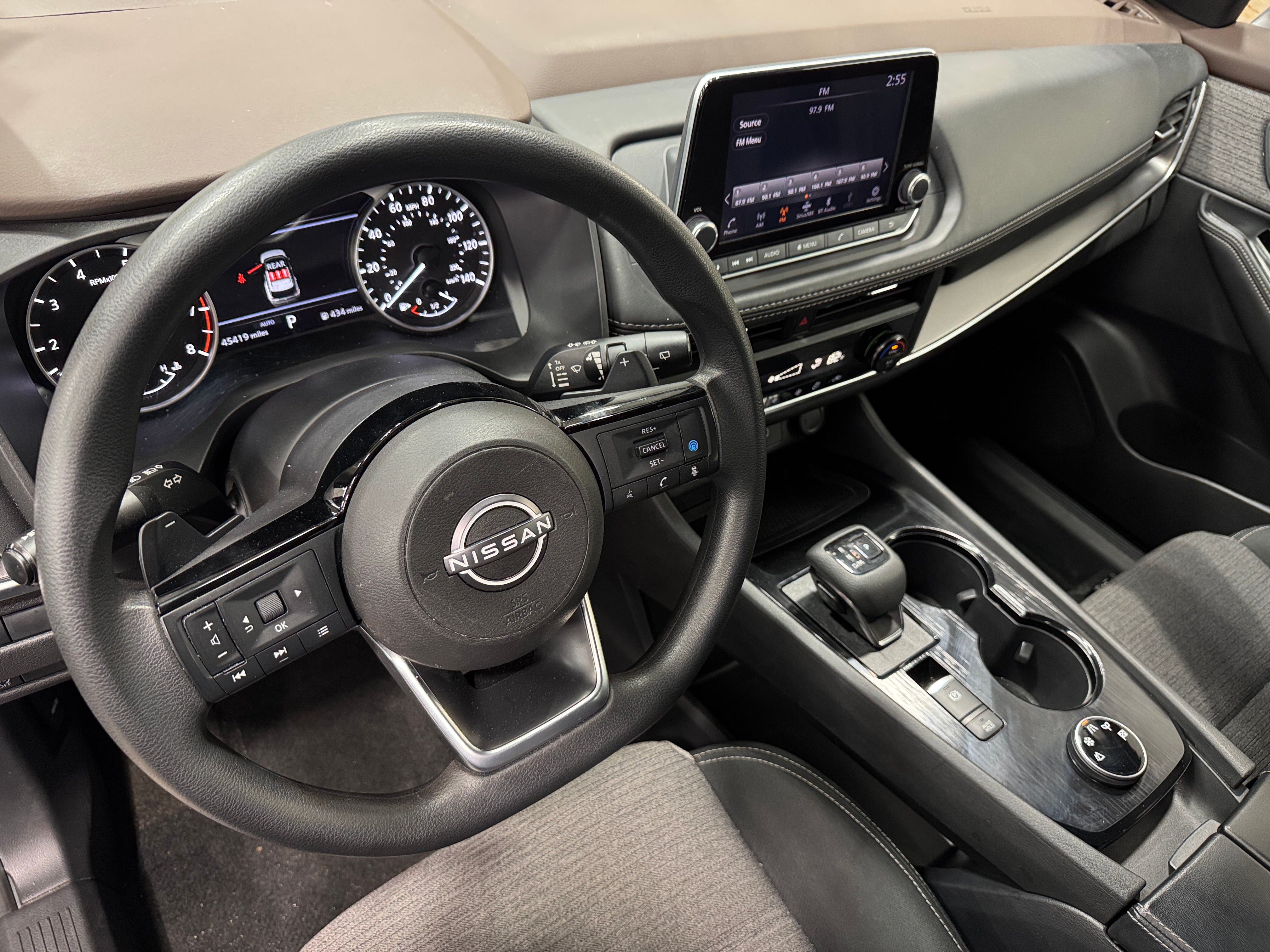 2023 Nissan Rogue SV 3