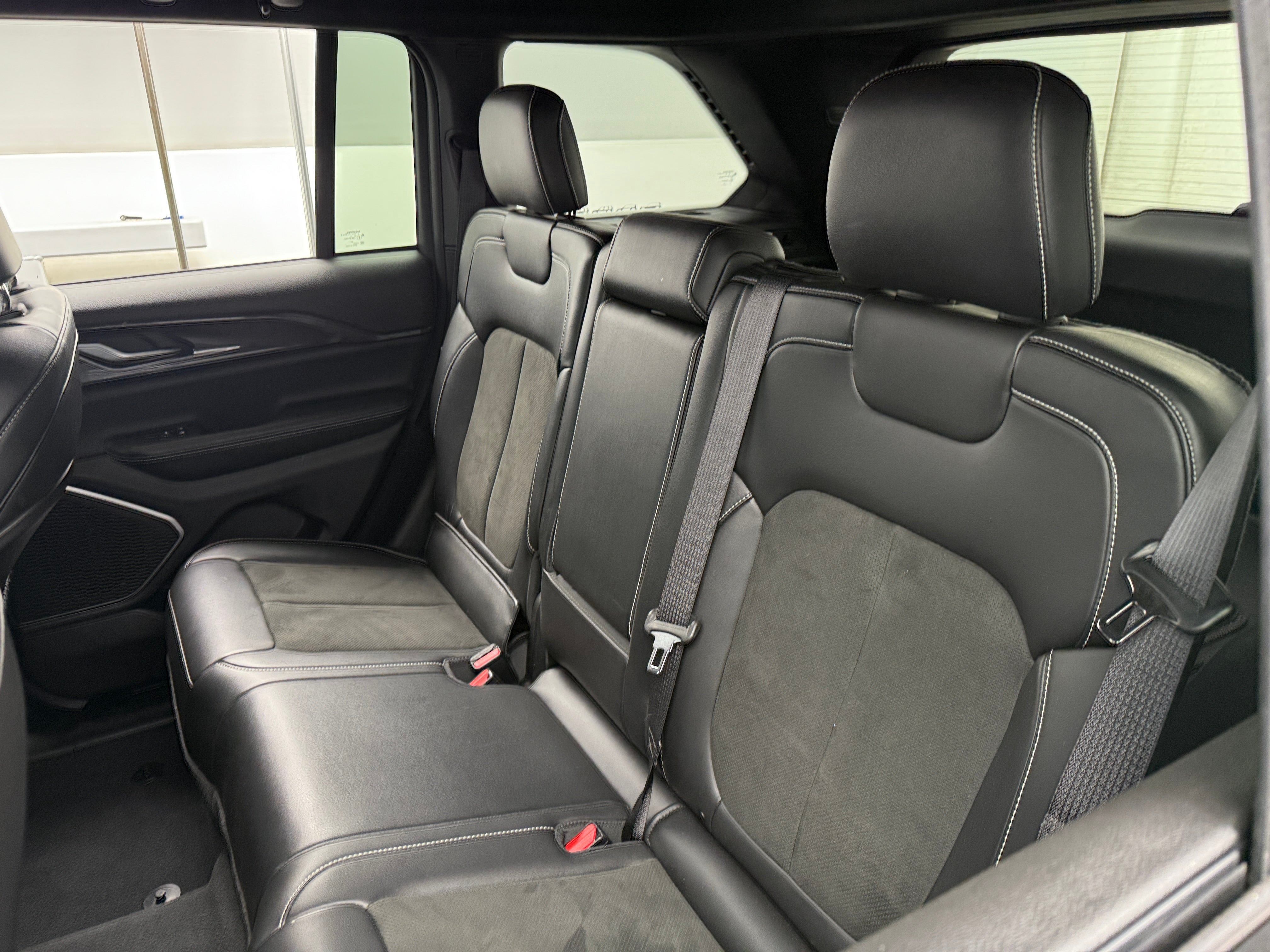 2022 Jeep Grand Cherokee Altitude 5