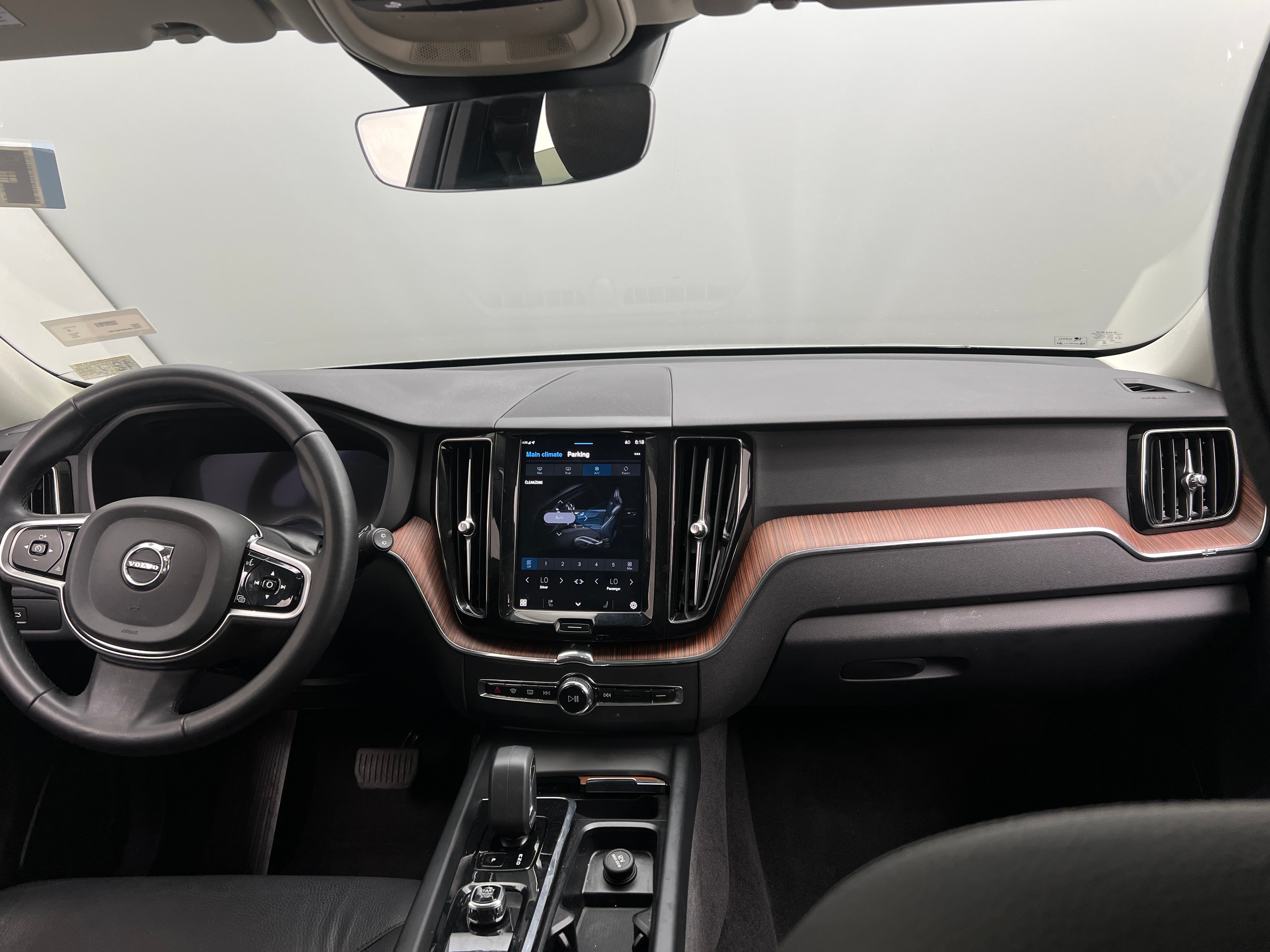 2024 Volvo XC60 B5 Plus 2