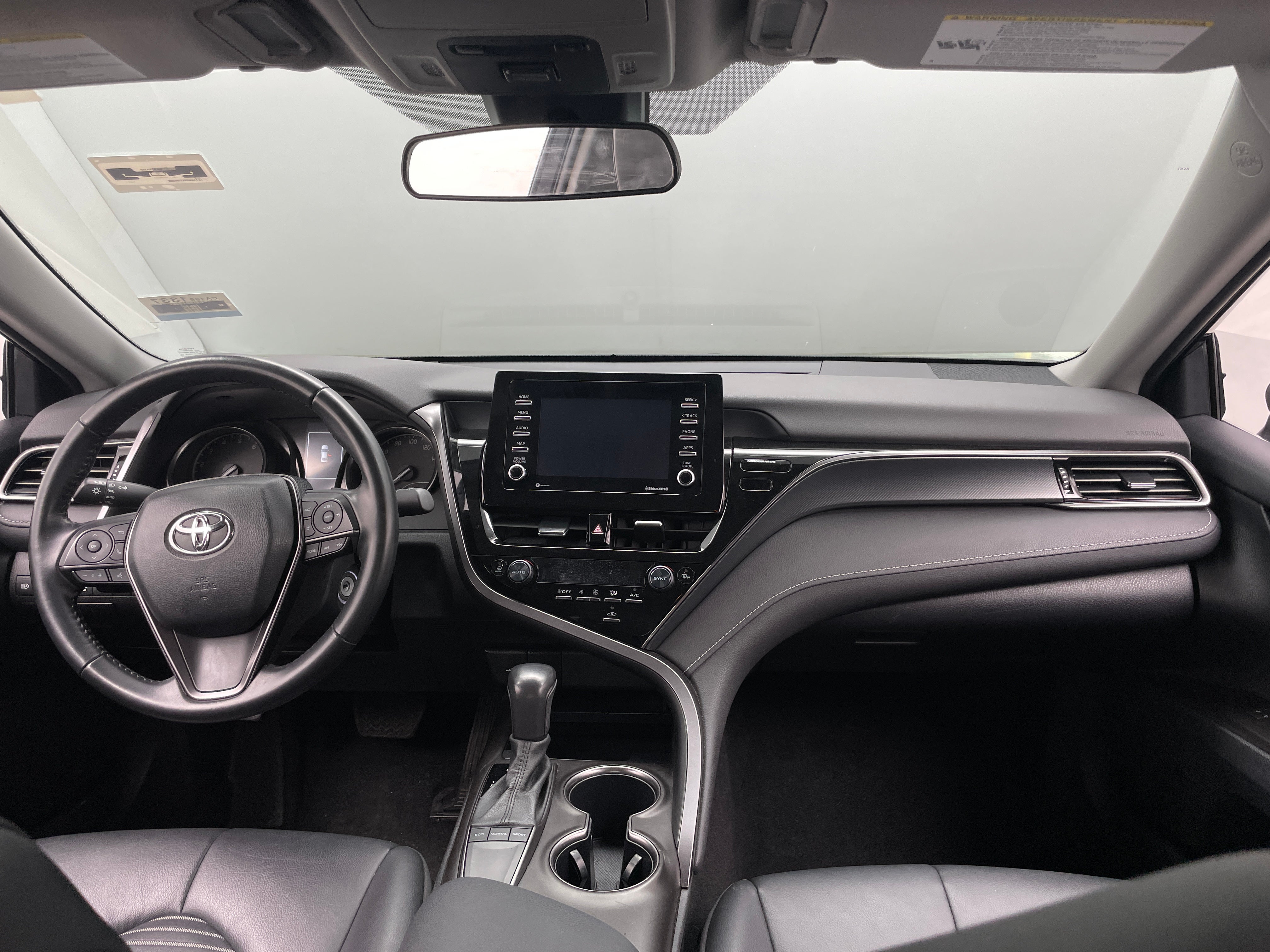 2023 Toyota Camry SE 2