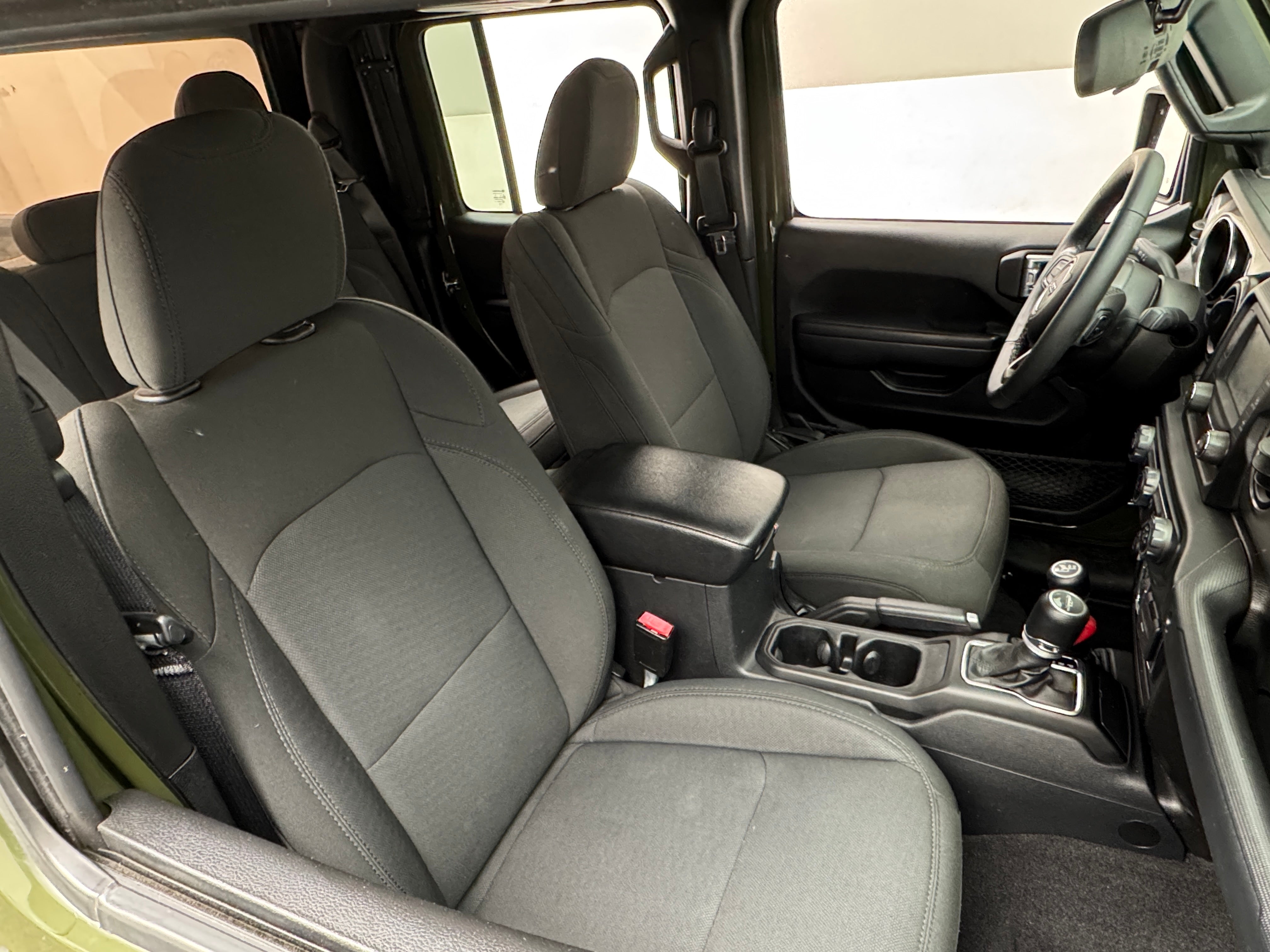 2021 Jeep Gladiator Willys 2