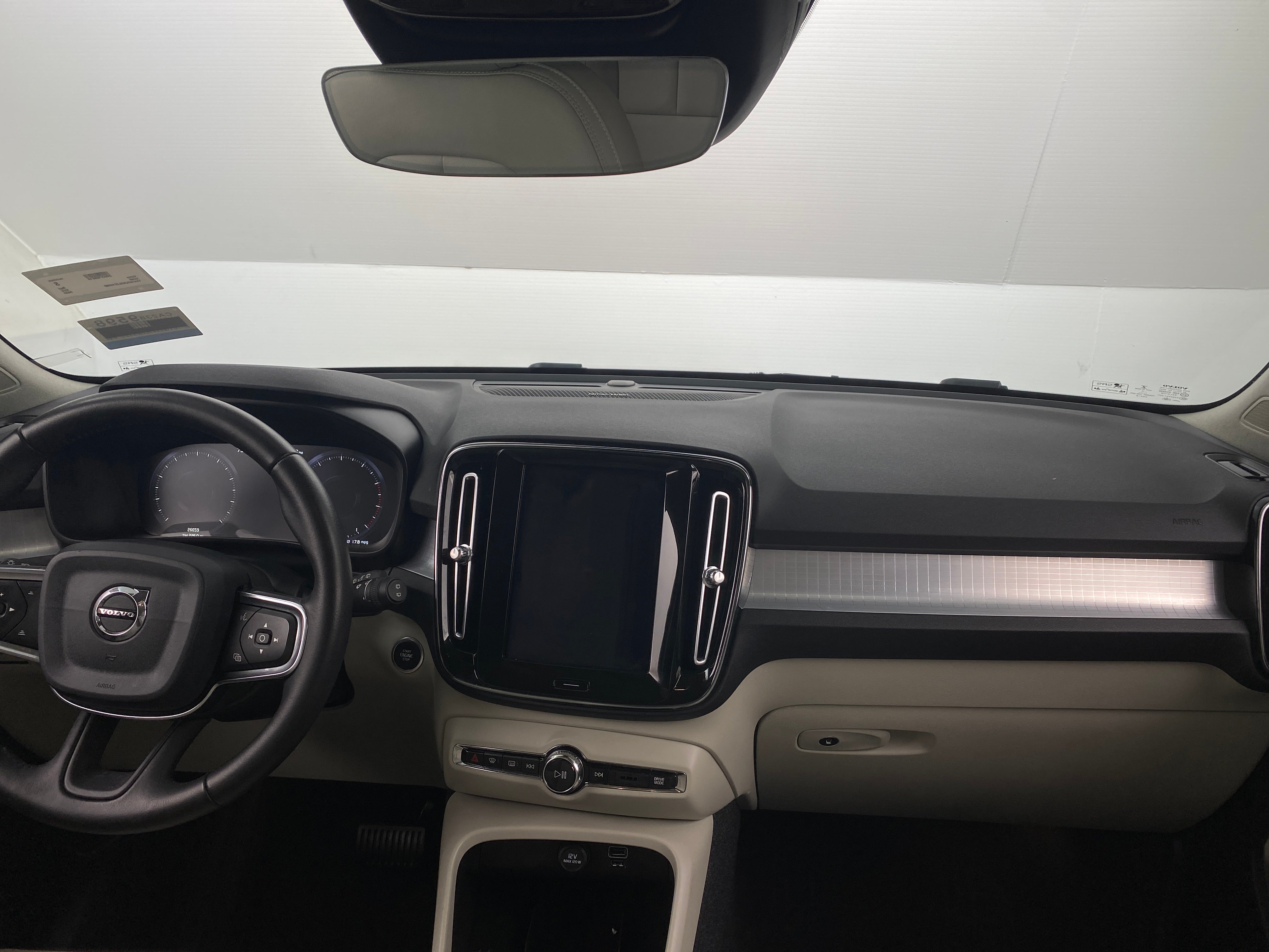 2020 Volvo XC40 T5 Momentum 2