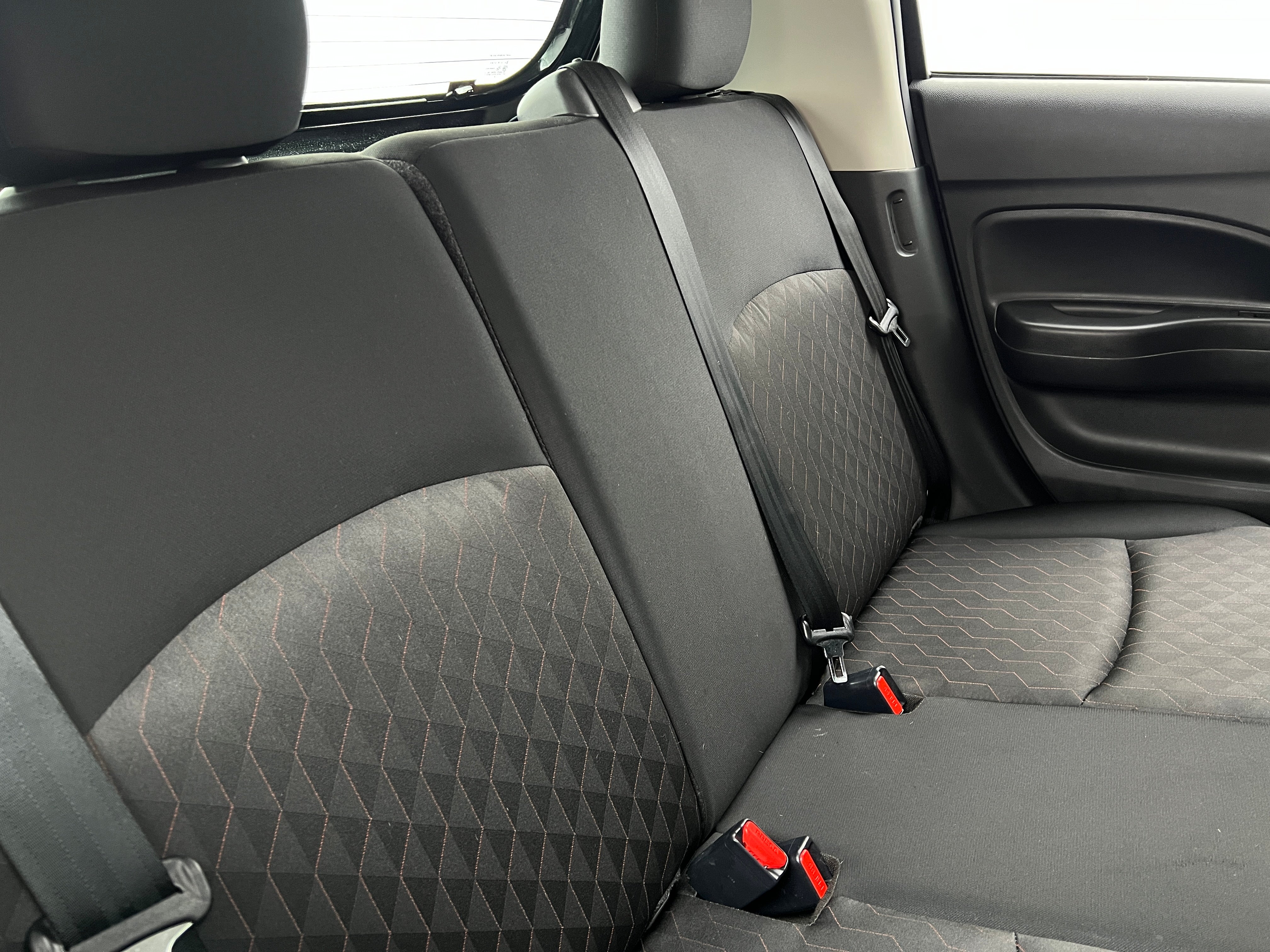 2023 Mitsubishi Mirage LE 6