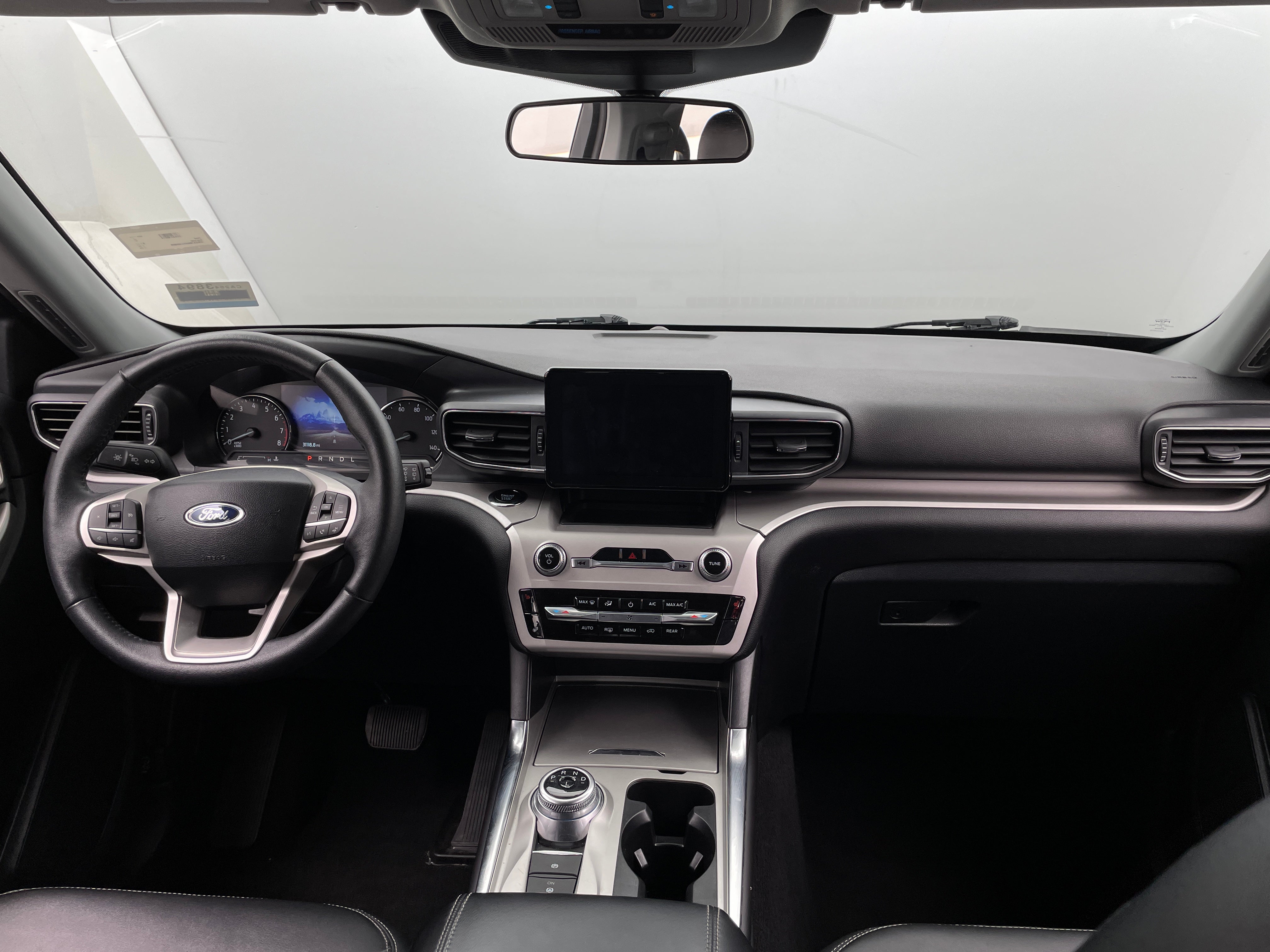 2024 Ford Explorer XLT 2