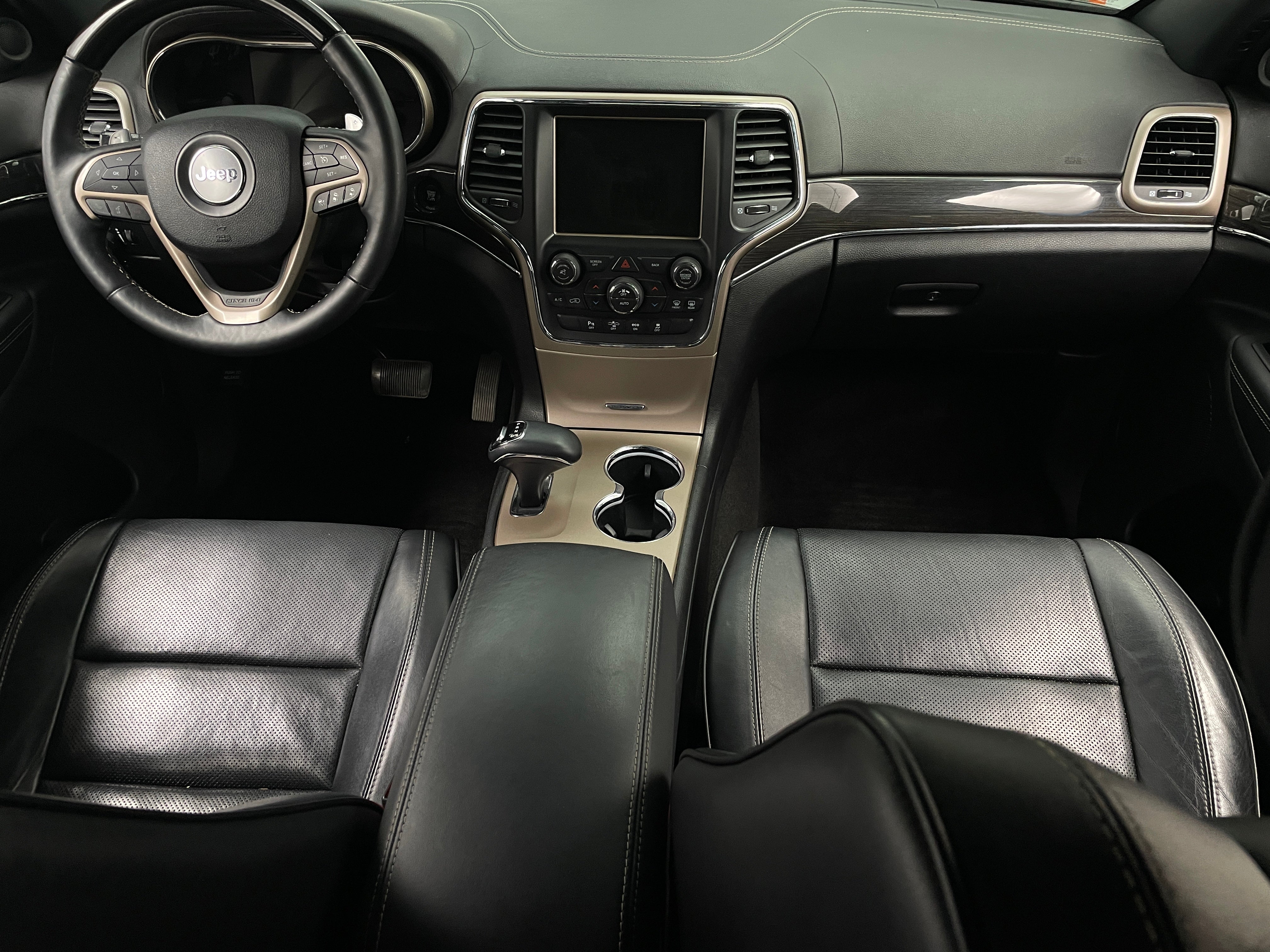 2015 Jeep Grand Cherokee Overland 2