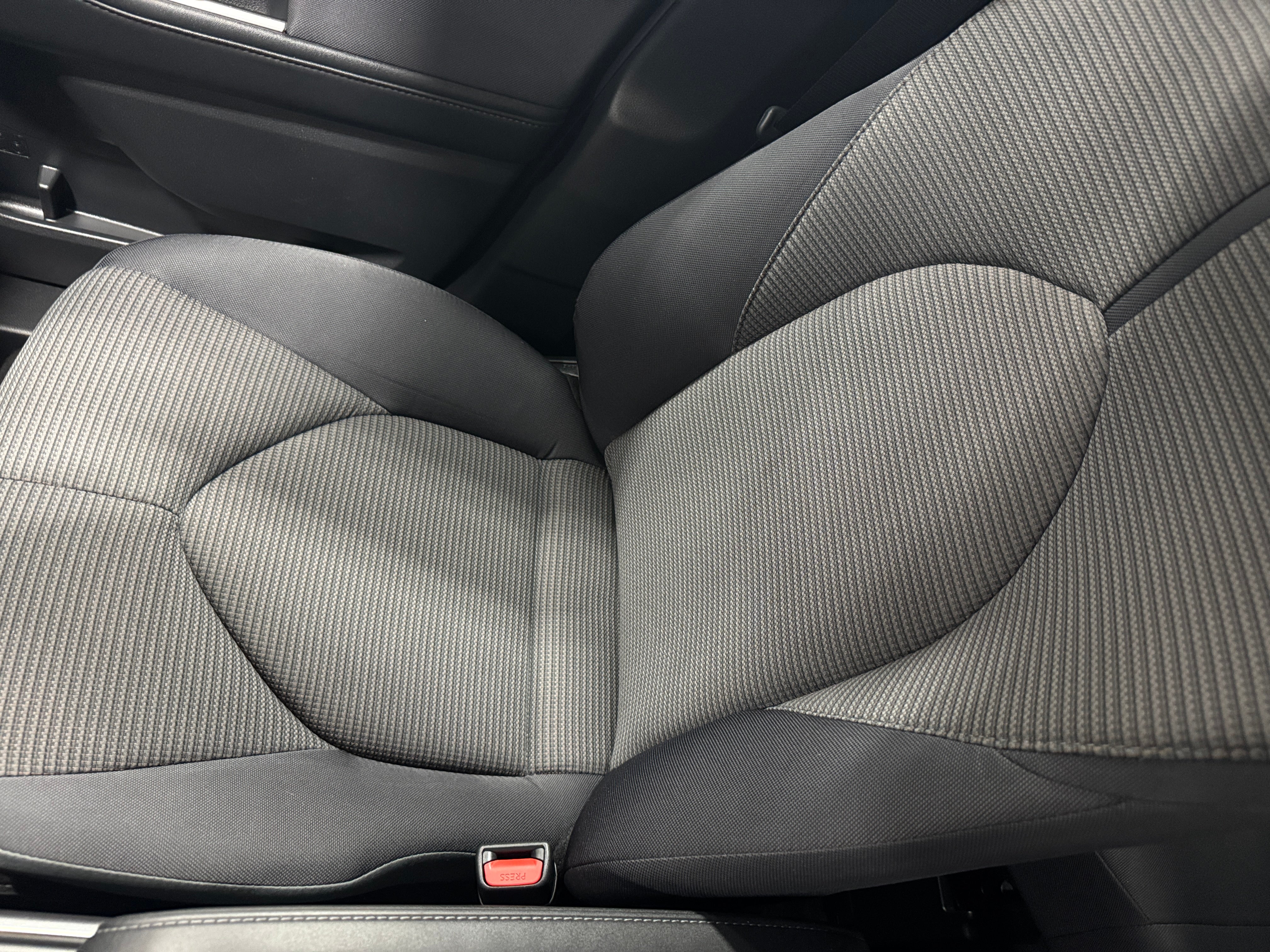 2021 Toyota Highlander LE 2
