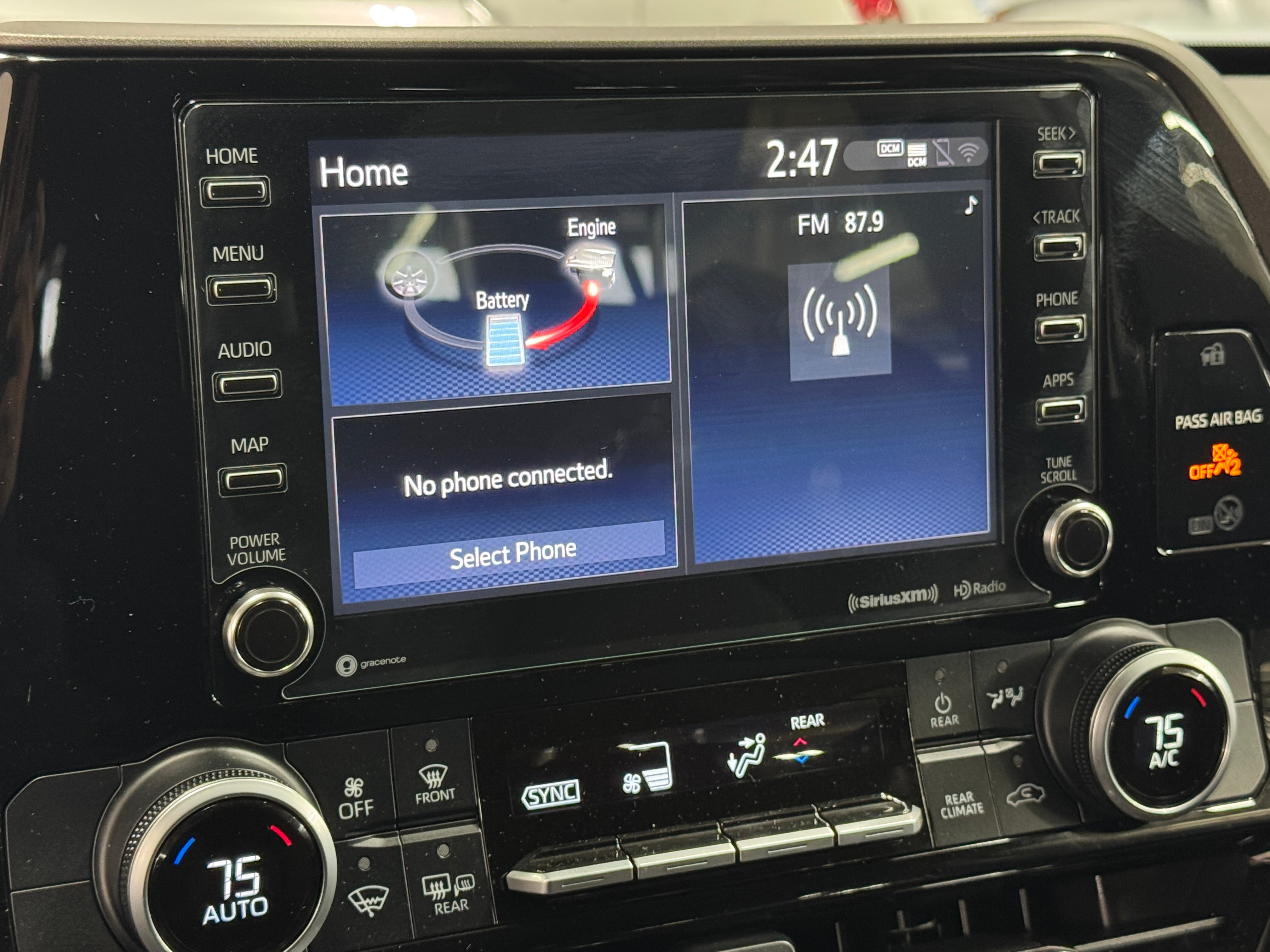 2021 Toyota Highlander LE 4