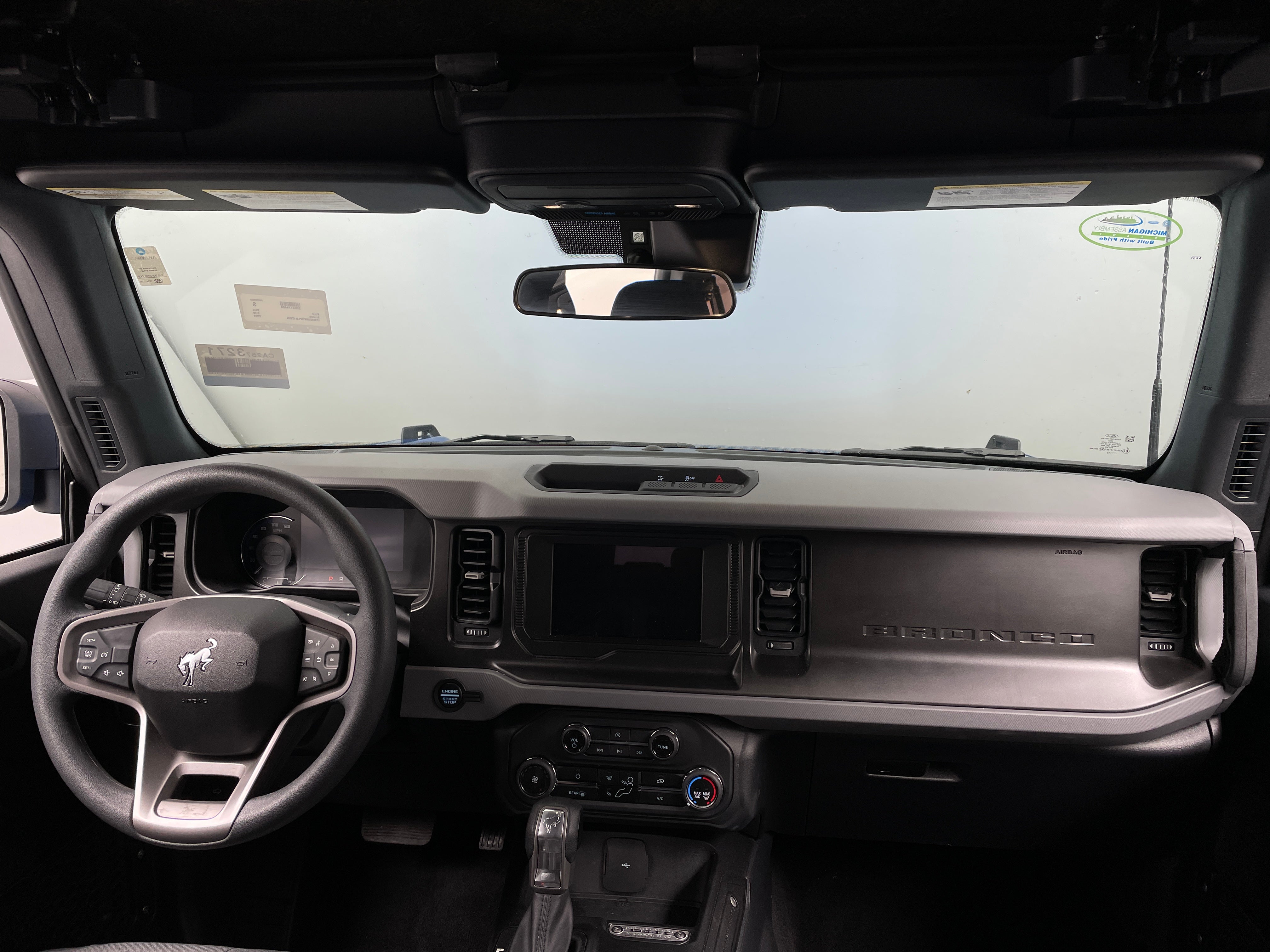 2023 Ford Bronco Base 3