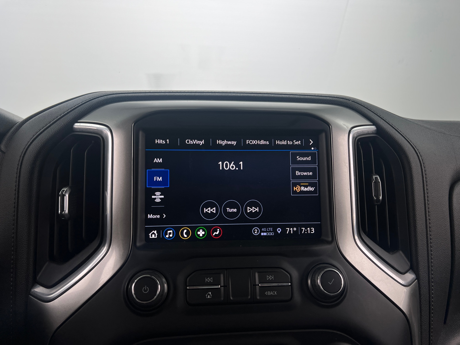 Thumbnail: 2021 Chevrolet Silverado 1500 - 4