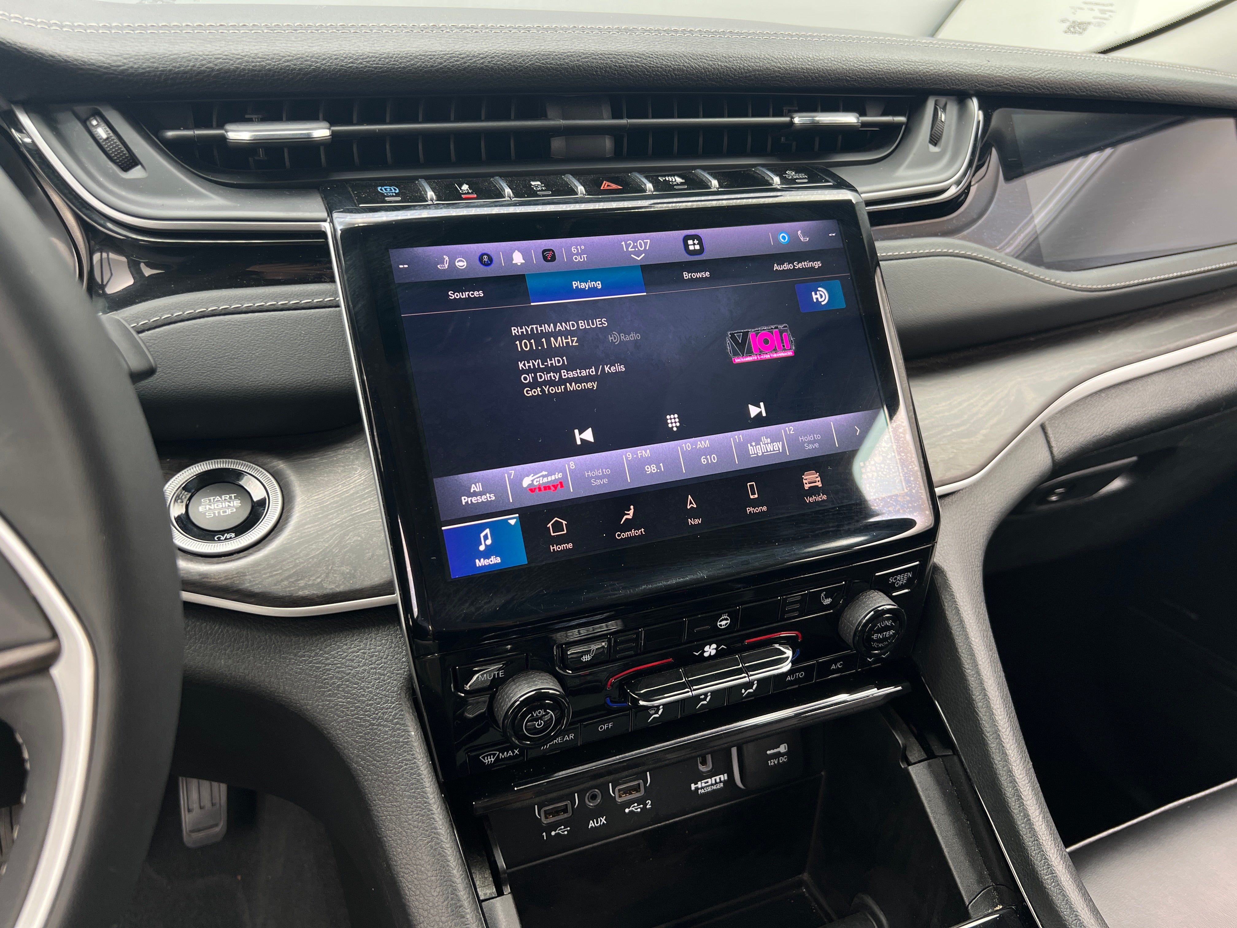 2023 Jeep Grand Cherokee 4xe 3