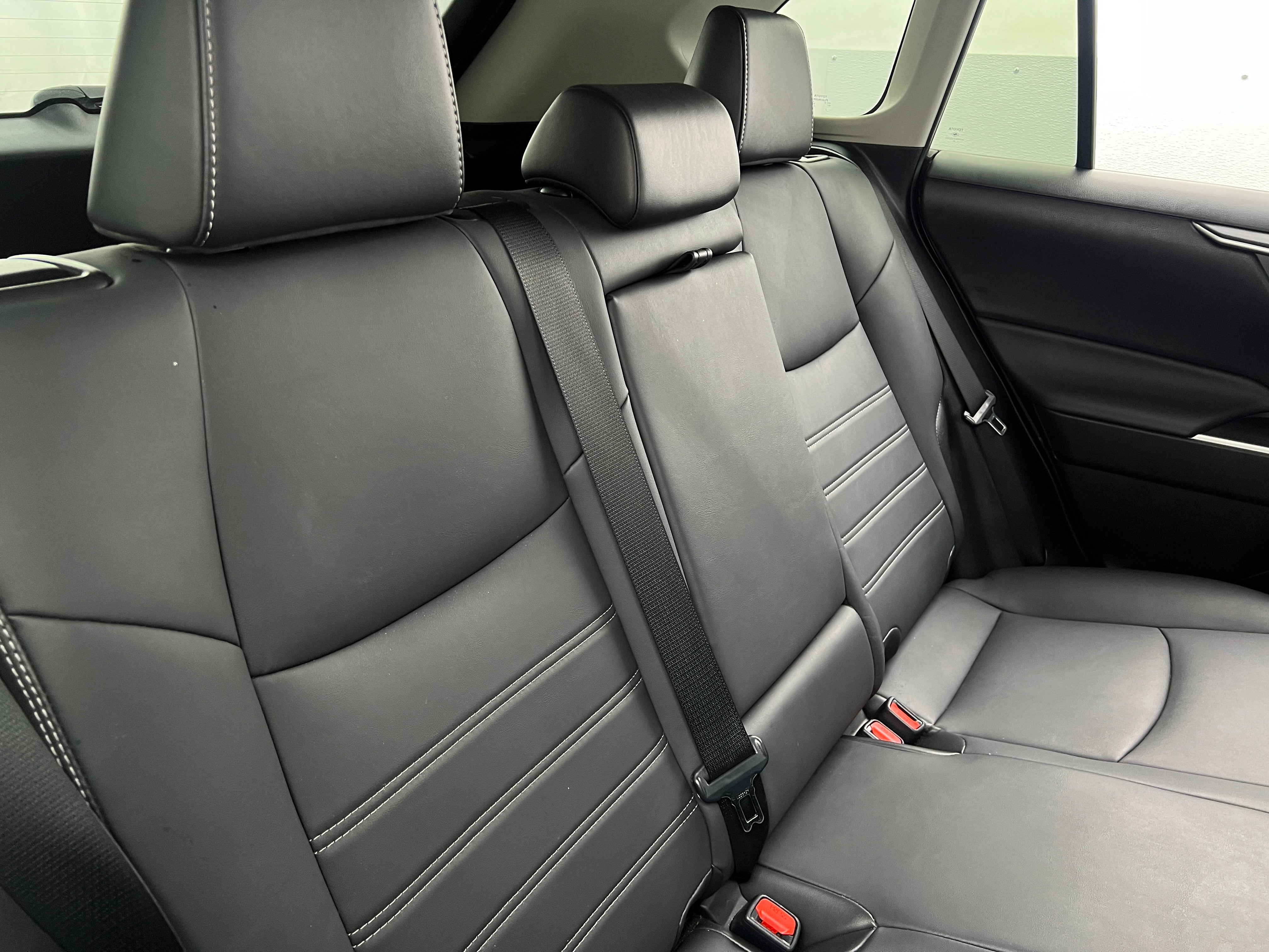 2021 Toyota RAV4 XLE Premium 5