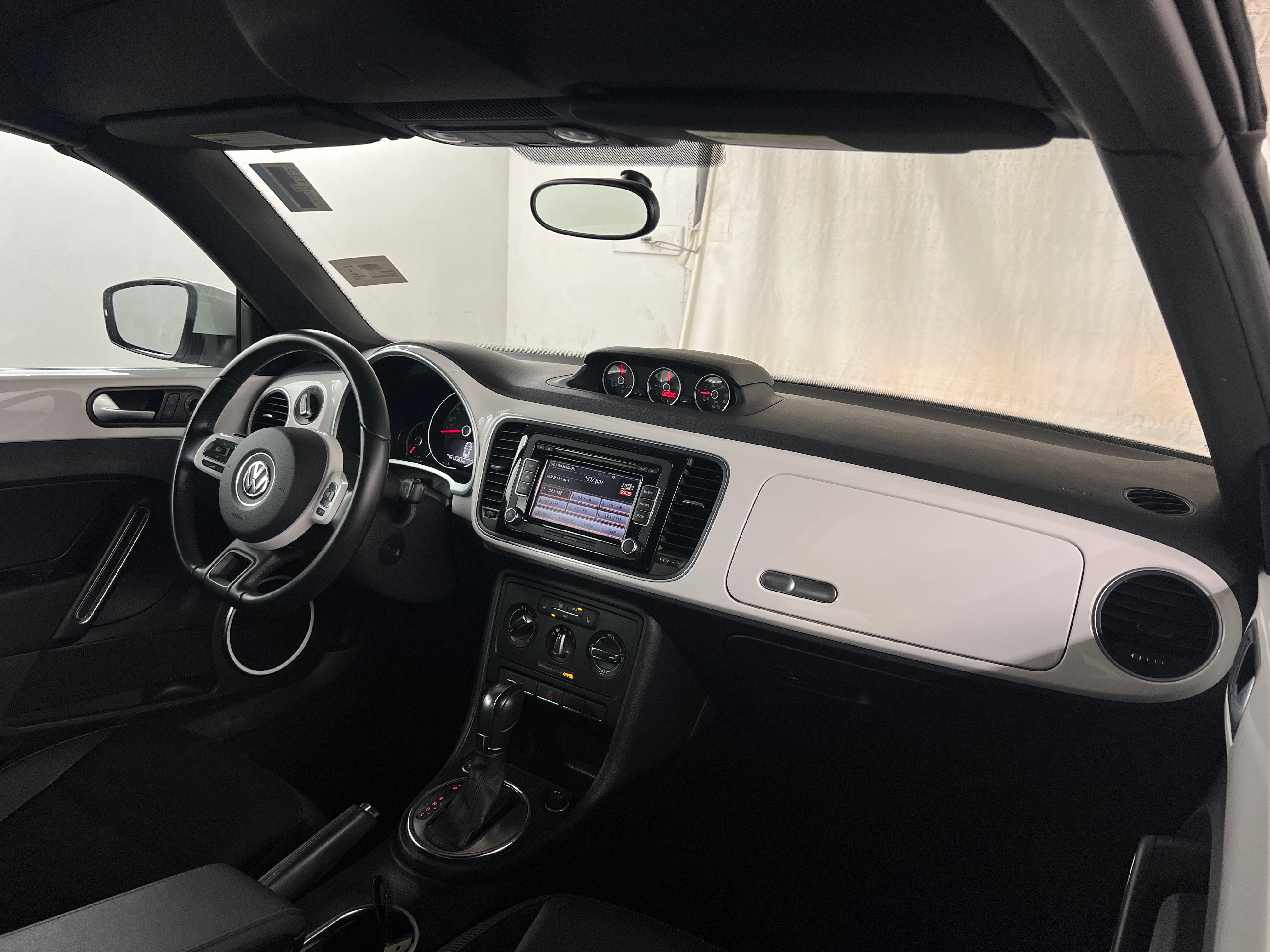 2013 Volkswagen Beetle  2