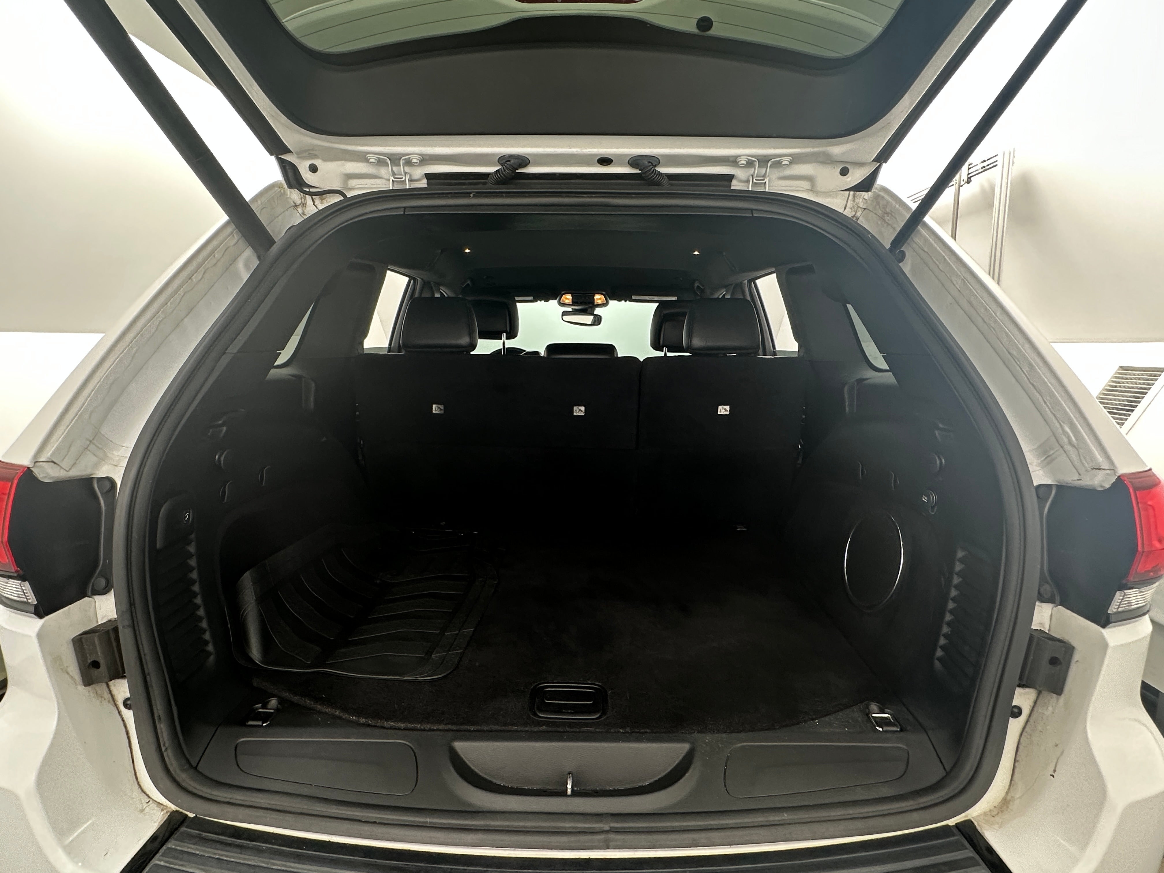 2018 Jeep Grand Cherokee Altitude 7