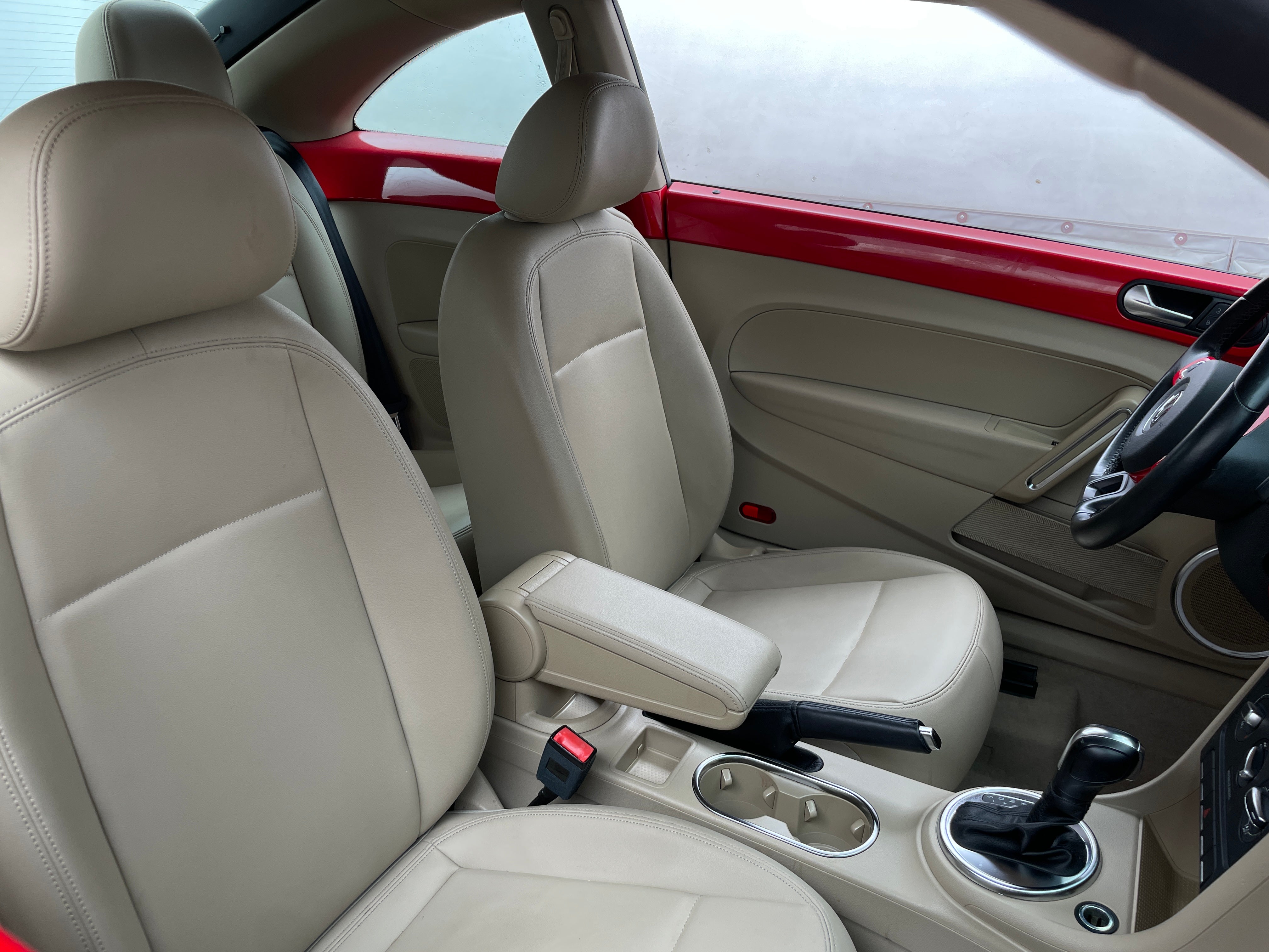 2014 Volkswagen Beetle  2