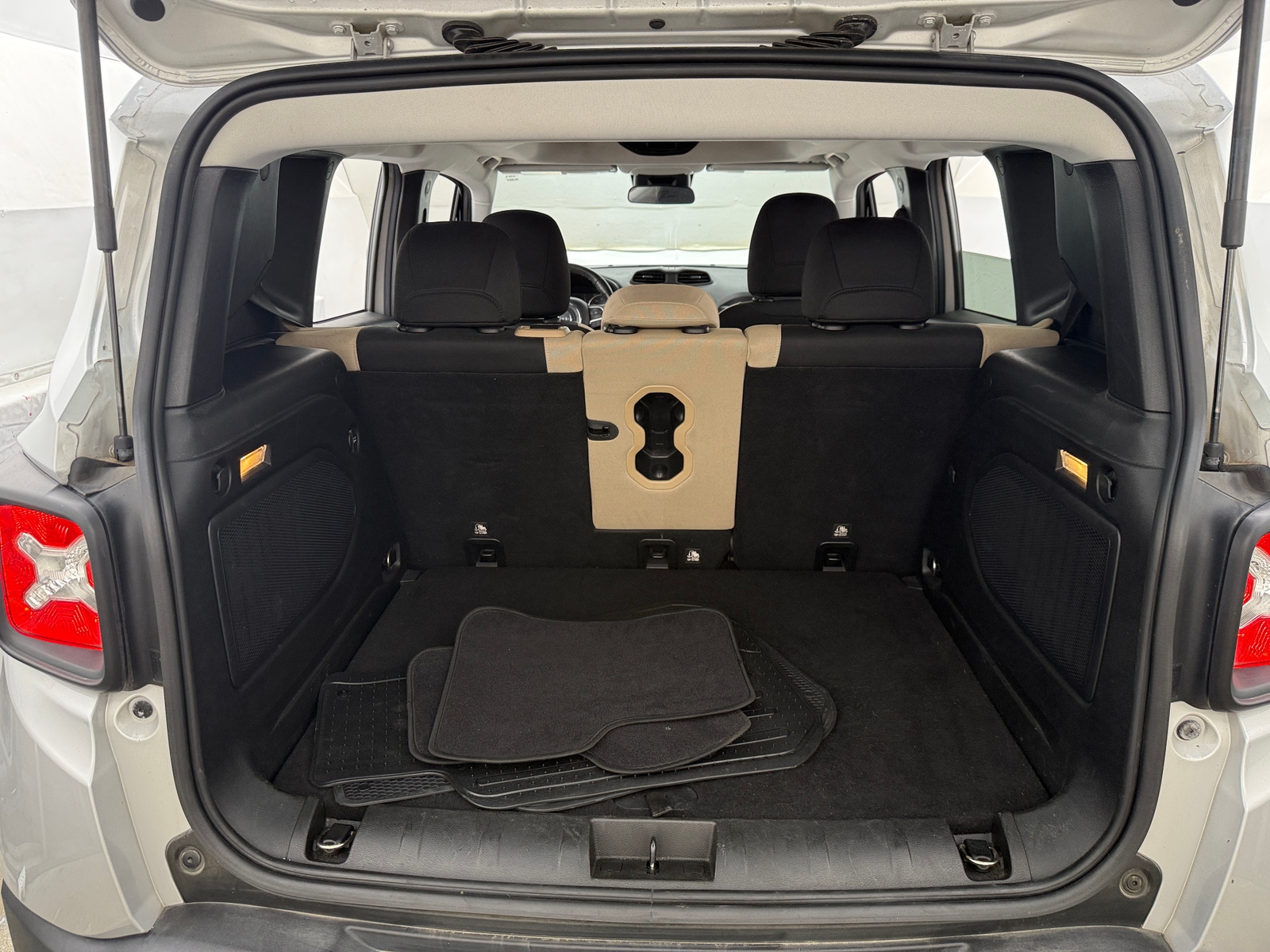 Thumbnail: 2015 Jeep Renegade - 7