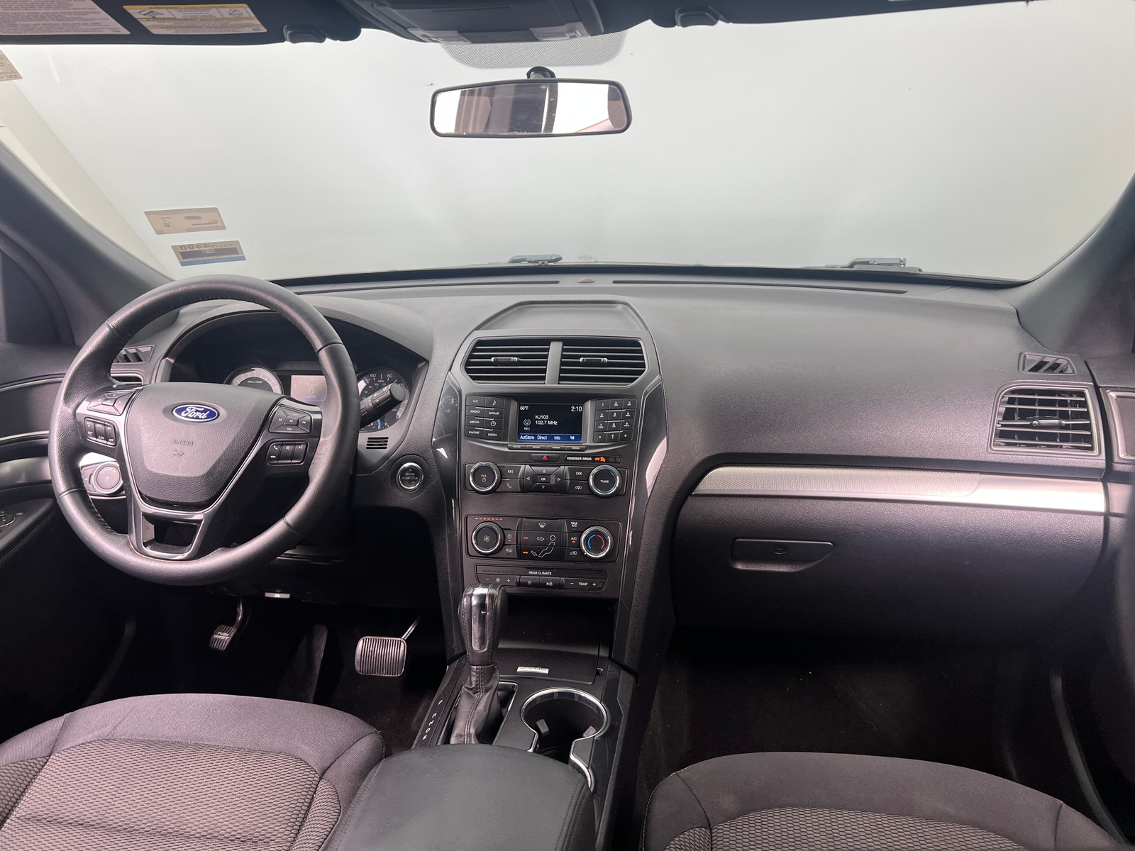 Thumbnail: 2018 Ford Explorer - 3