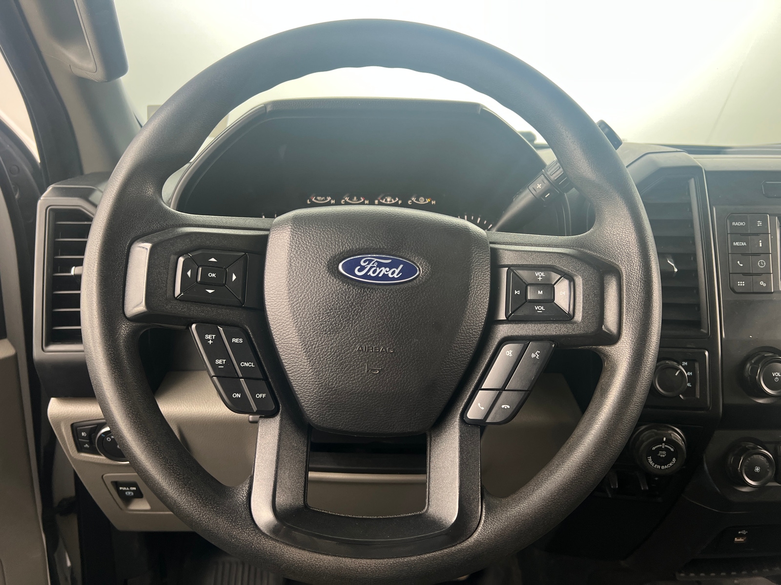 Thumbnail: 2019 Ford Econoline - 5