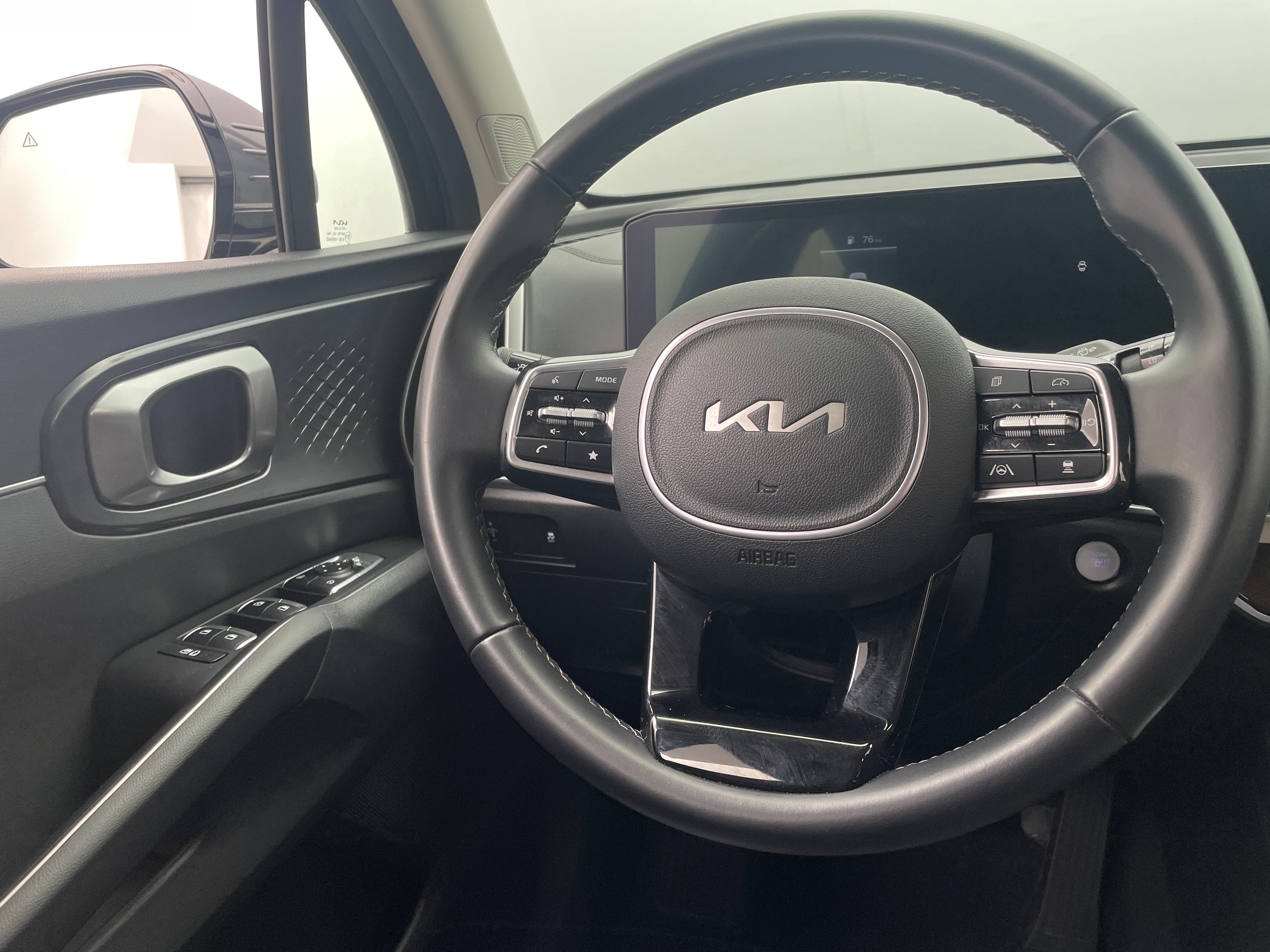2024 Kia Sorento S 4
