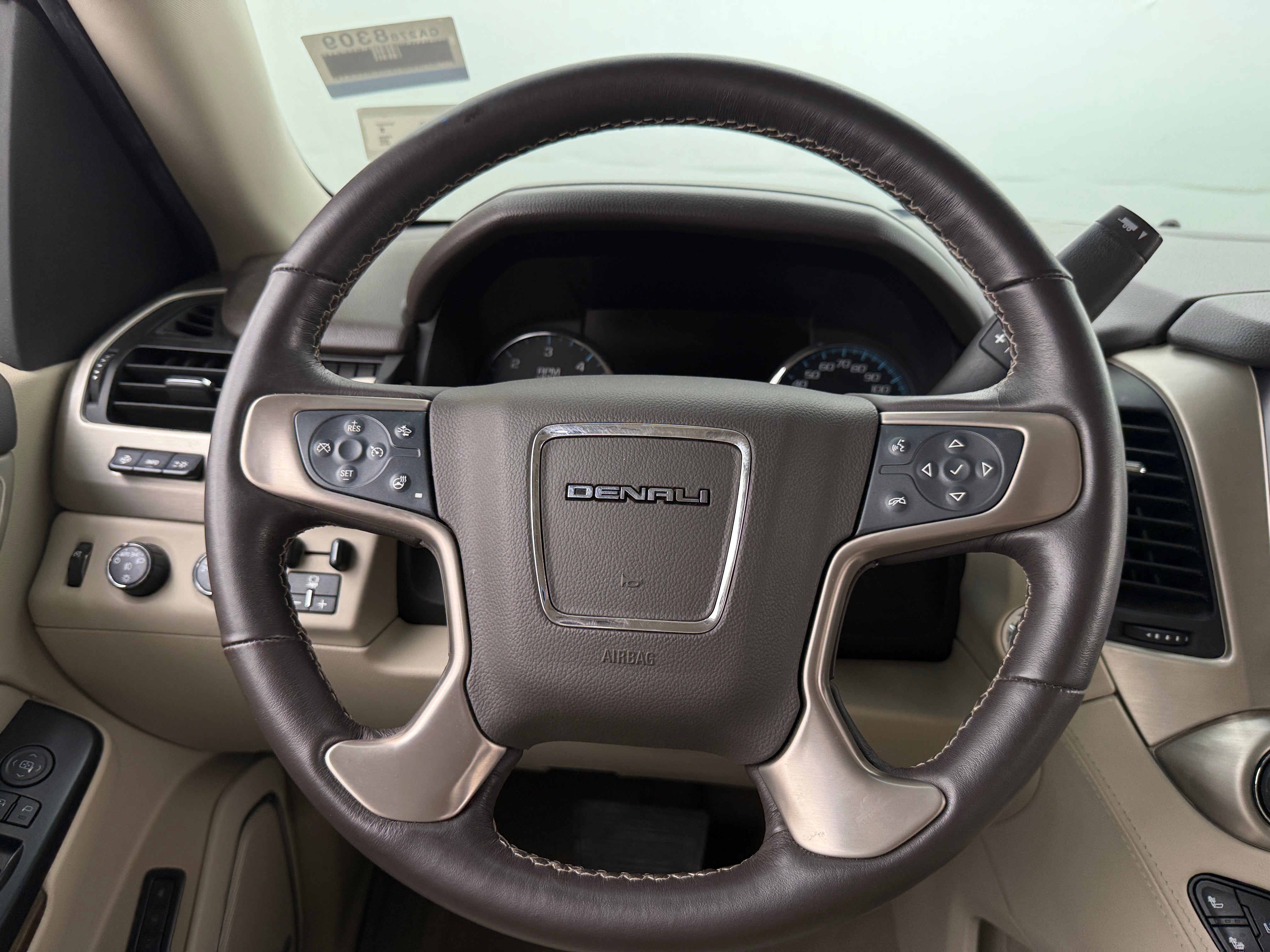 2019 GMC Yukon XL Denali 4